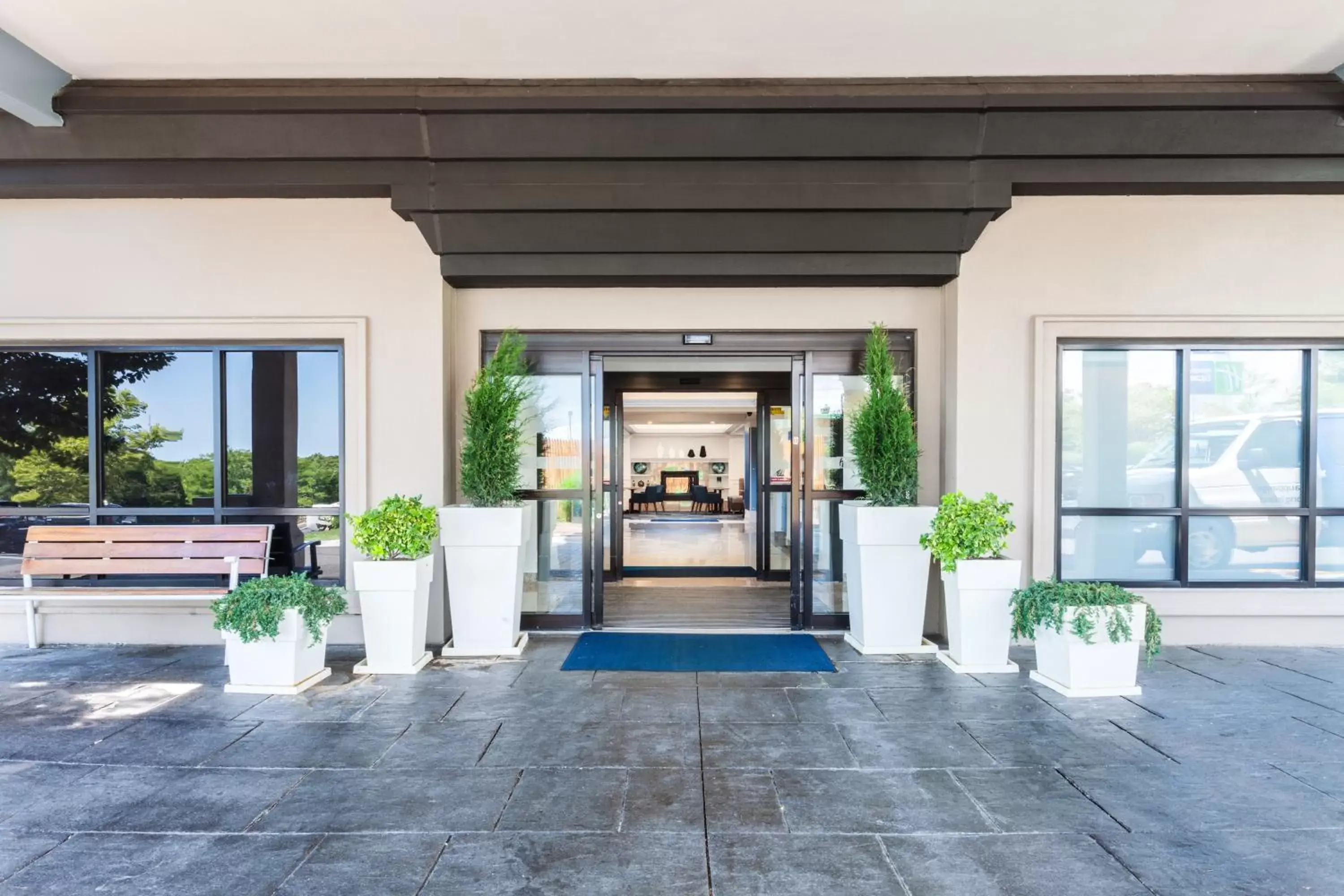 Property building in Holiday Inn Express Hauppauge-Long Island by IHG Property building in Holiday Inn Express Hauppauge-Long Island by IHG