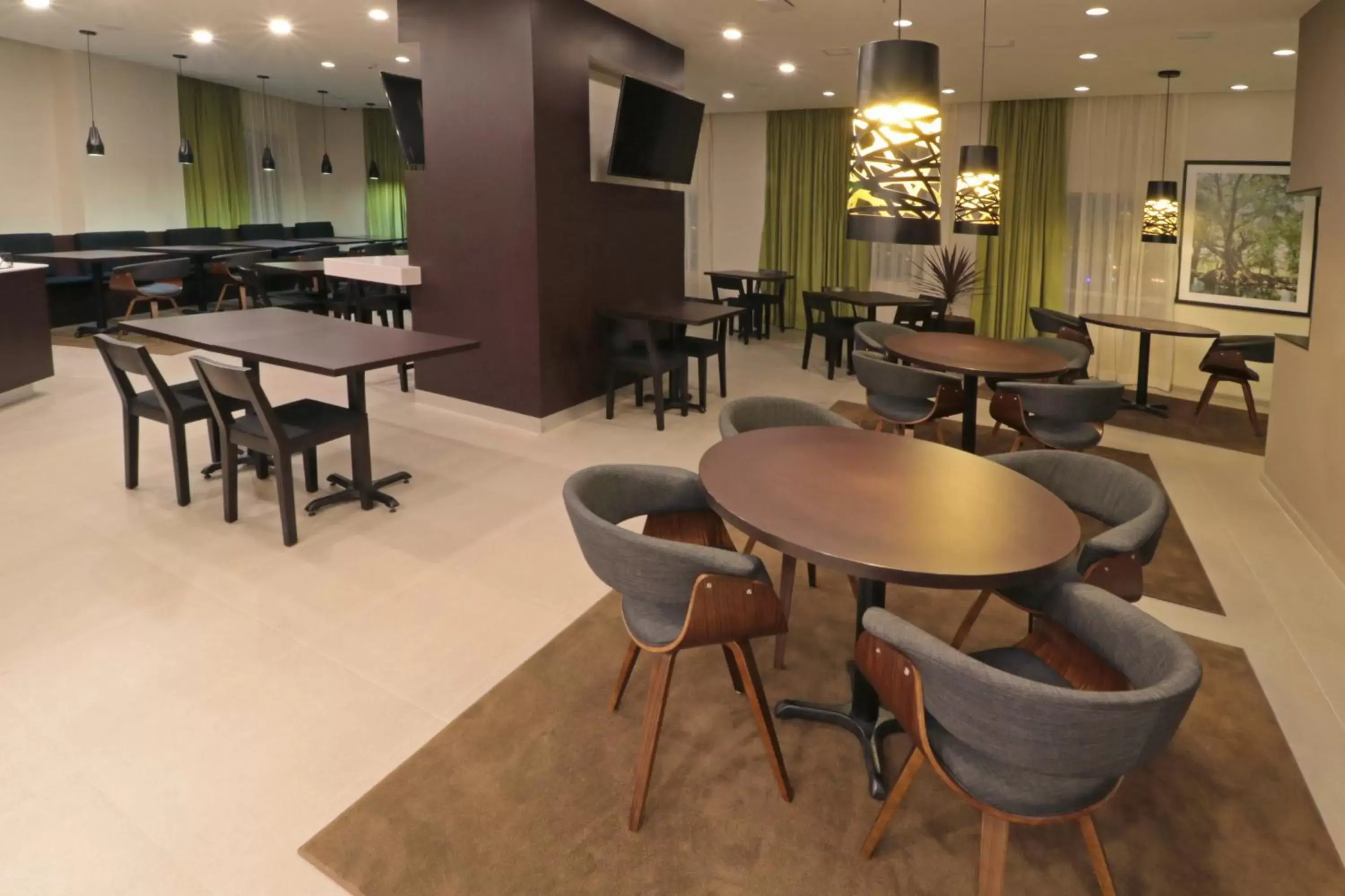 Breakfast, Lounge/Bar in Staybridge Suites San Luis Potosi, an IHG Hotel