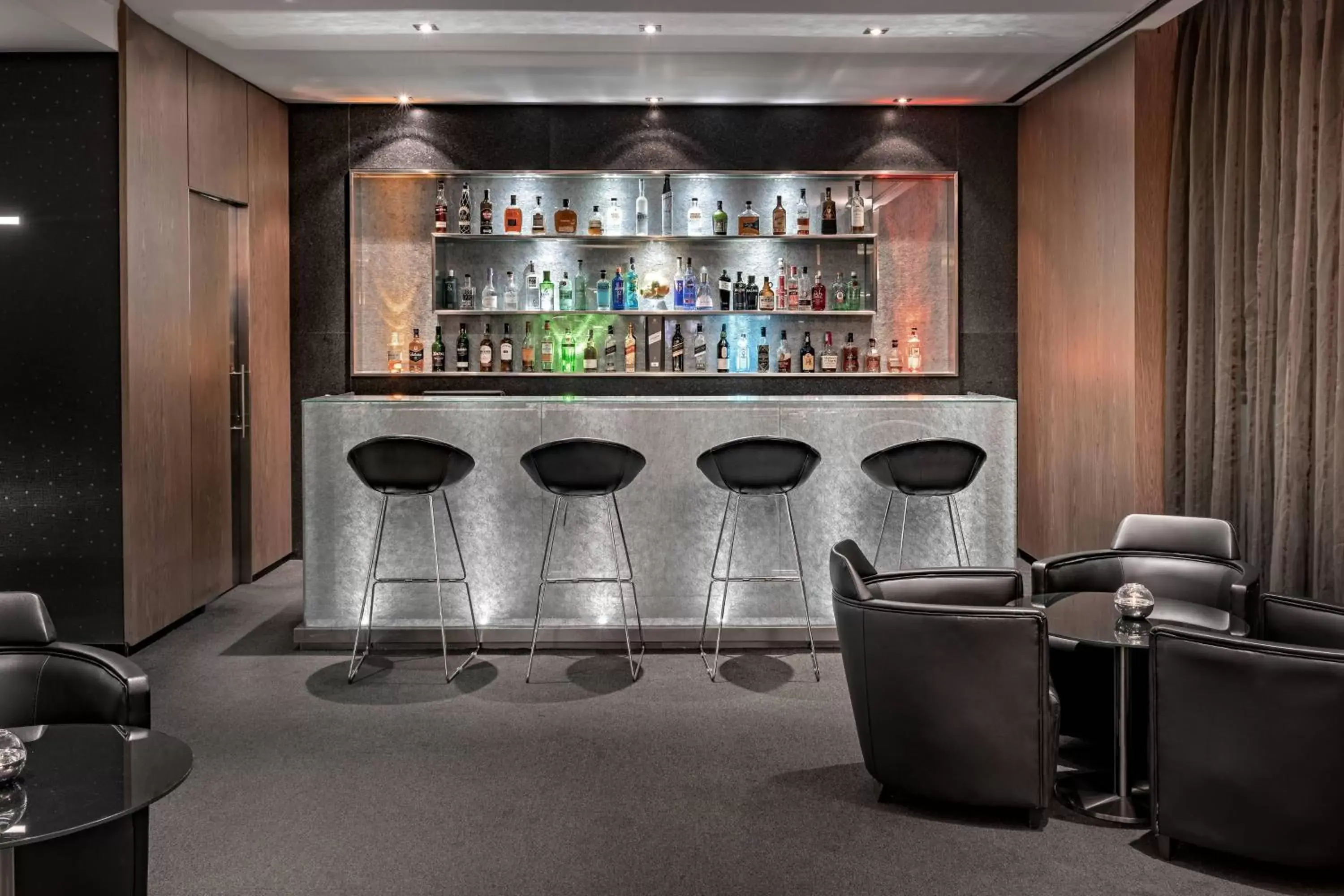 Lounge or bar, Lounge/Bar in AC Hotel Atocha by Marriott