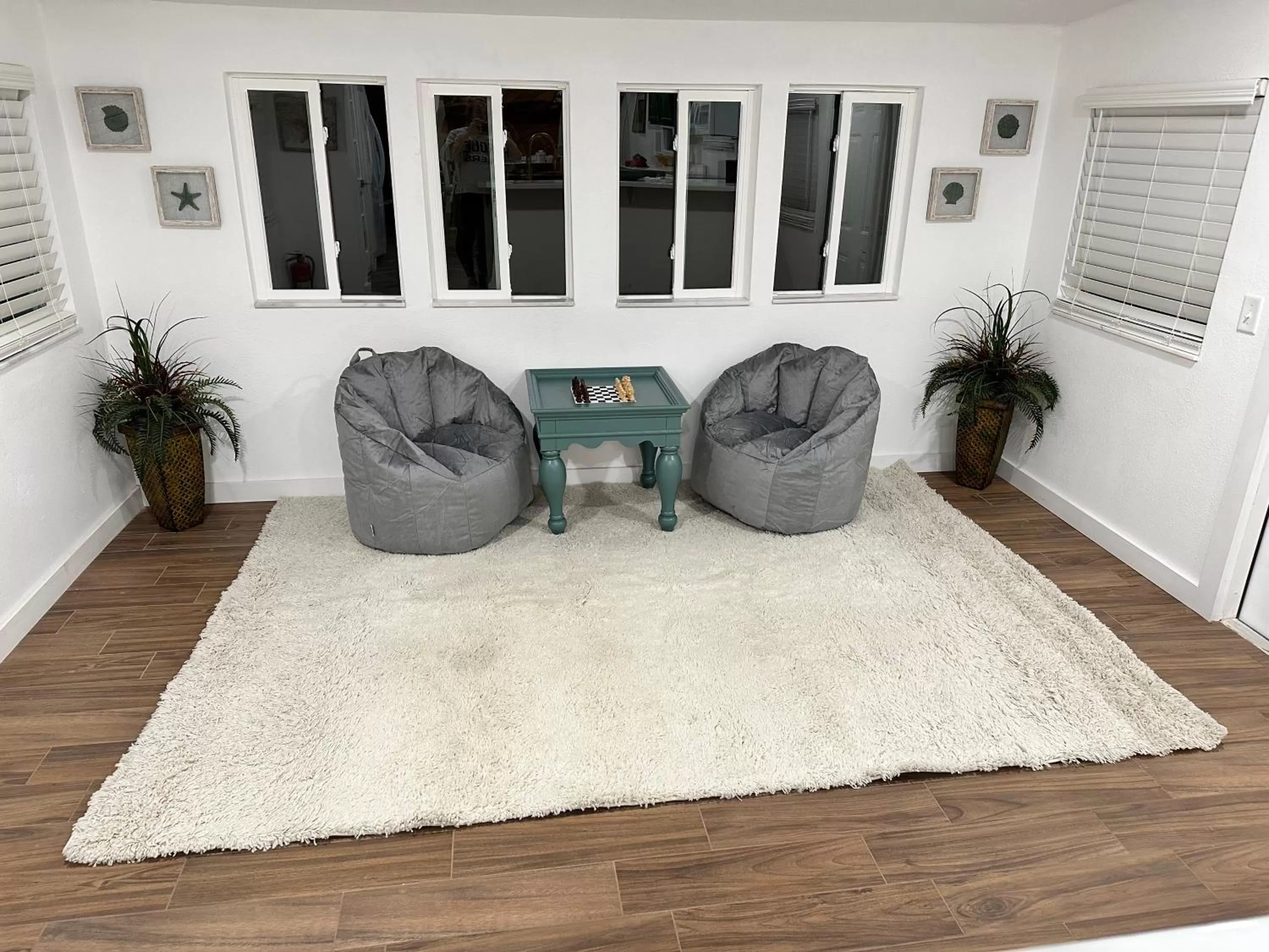 Seating area in Nature Coast Inn & Cottages