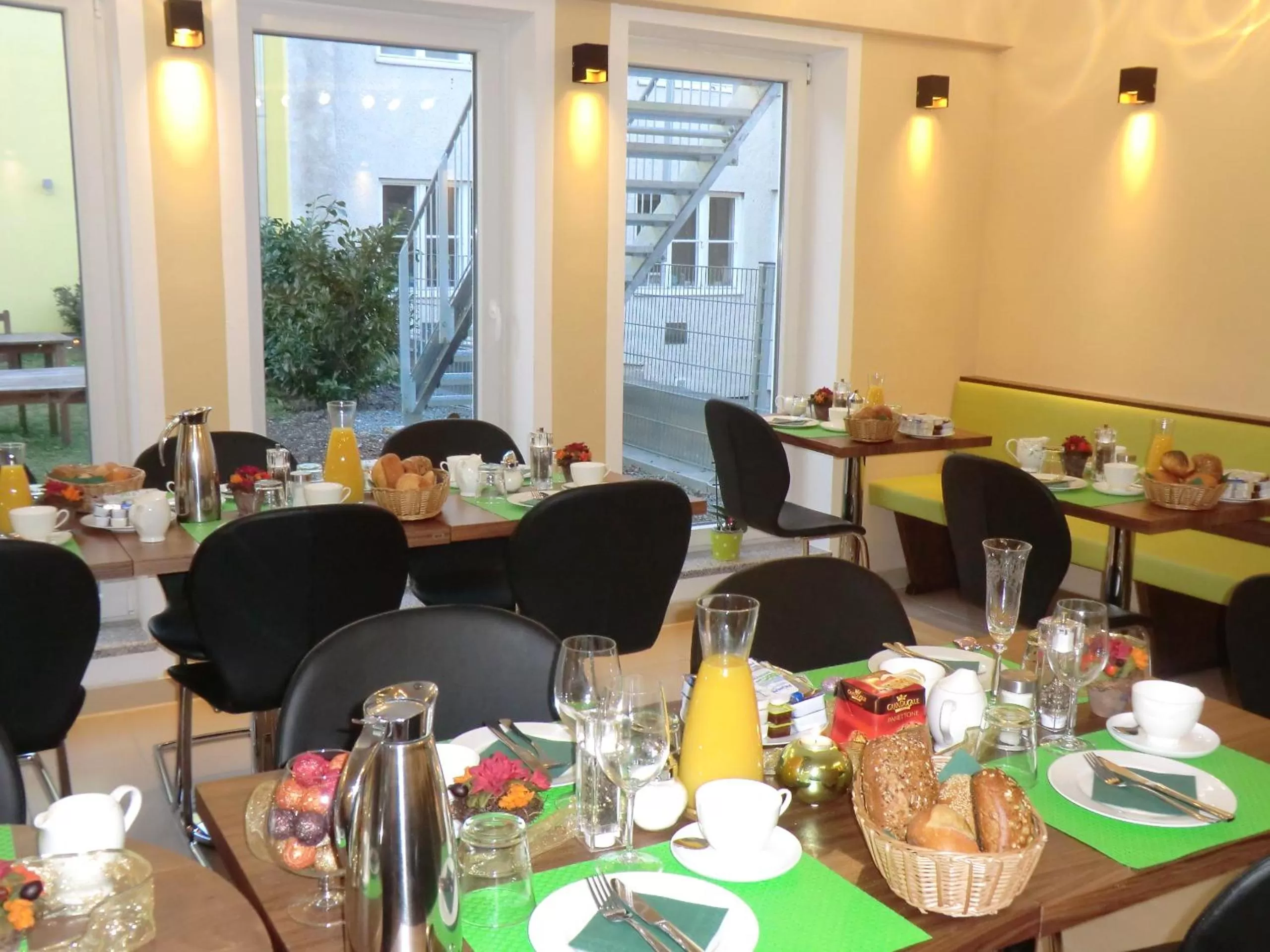 Restaurant/places to eat in Hotel Andra München