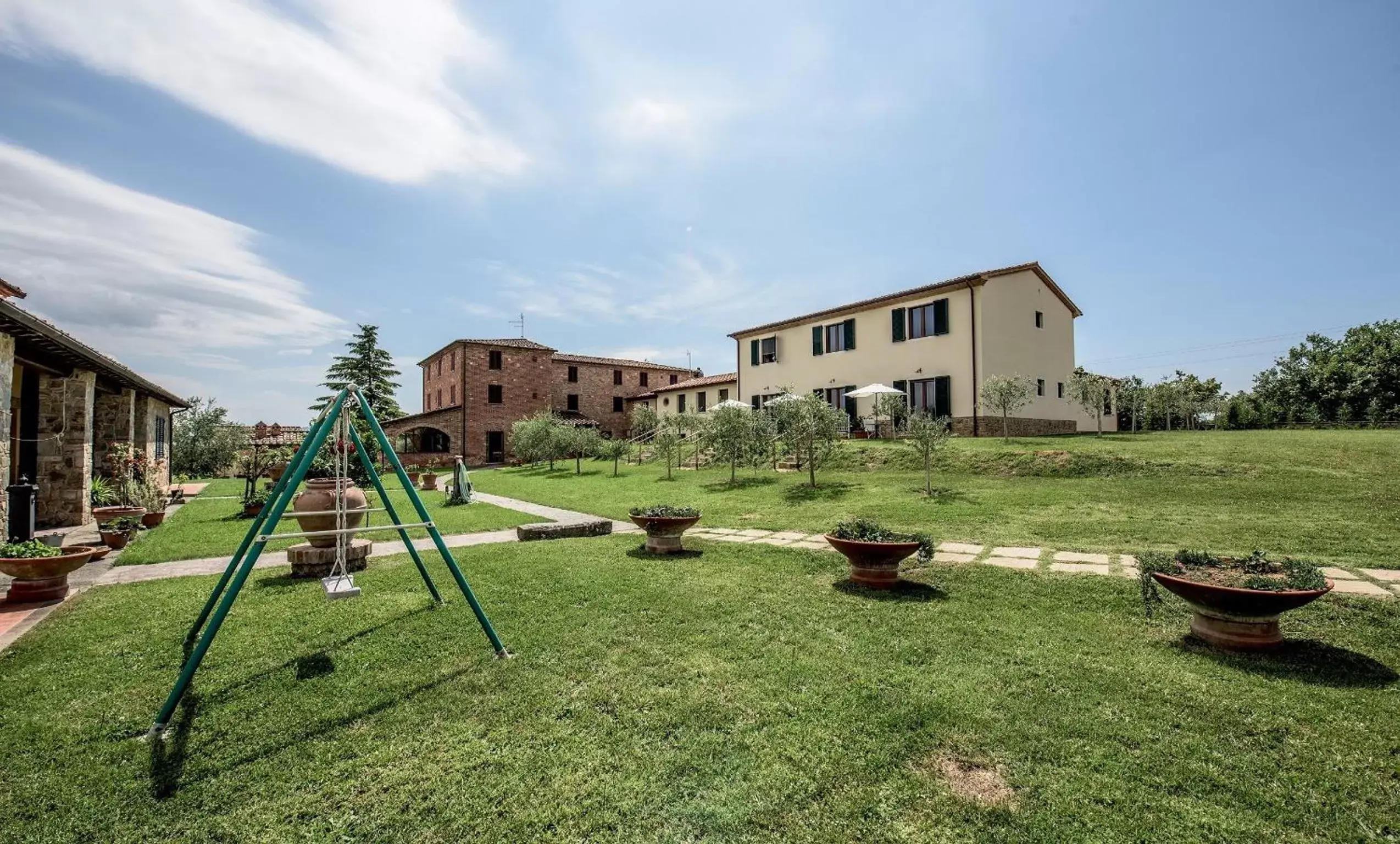 Garden, Property Building in Albergo La Foresteria