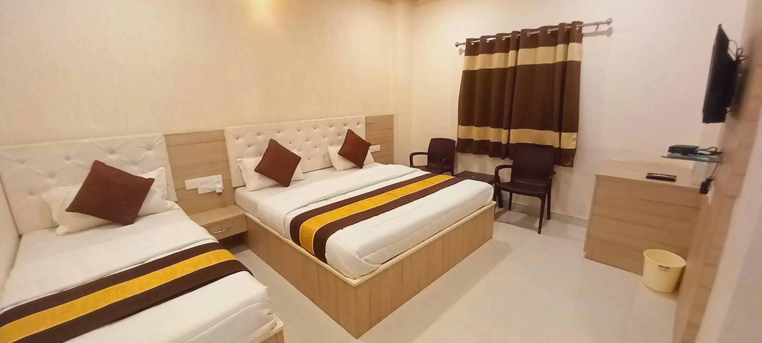 TV and multimedia, Bed in Sanjog Resort