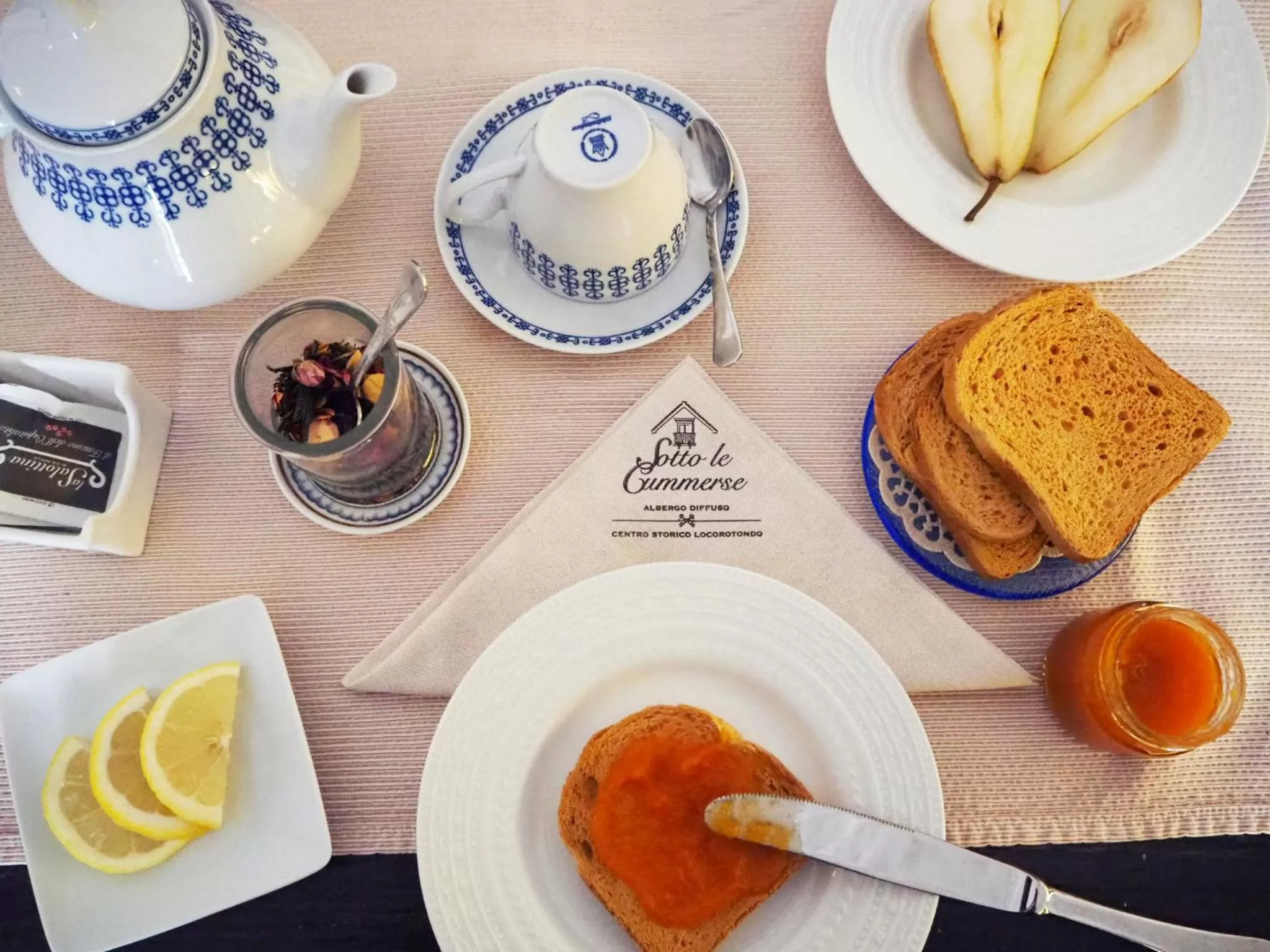 Restaurant/places to eat in Albergo Diffuso Sotto le Cummerse