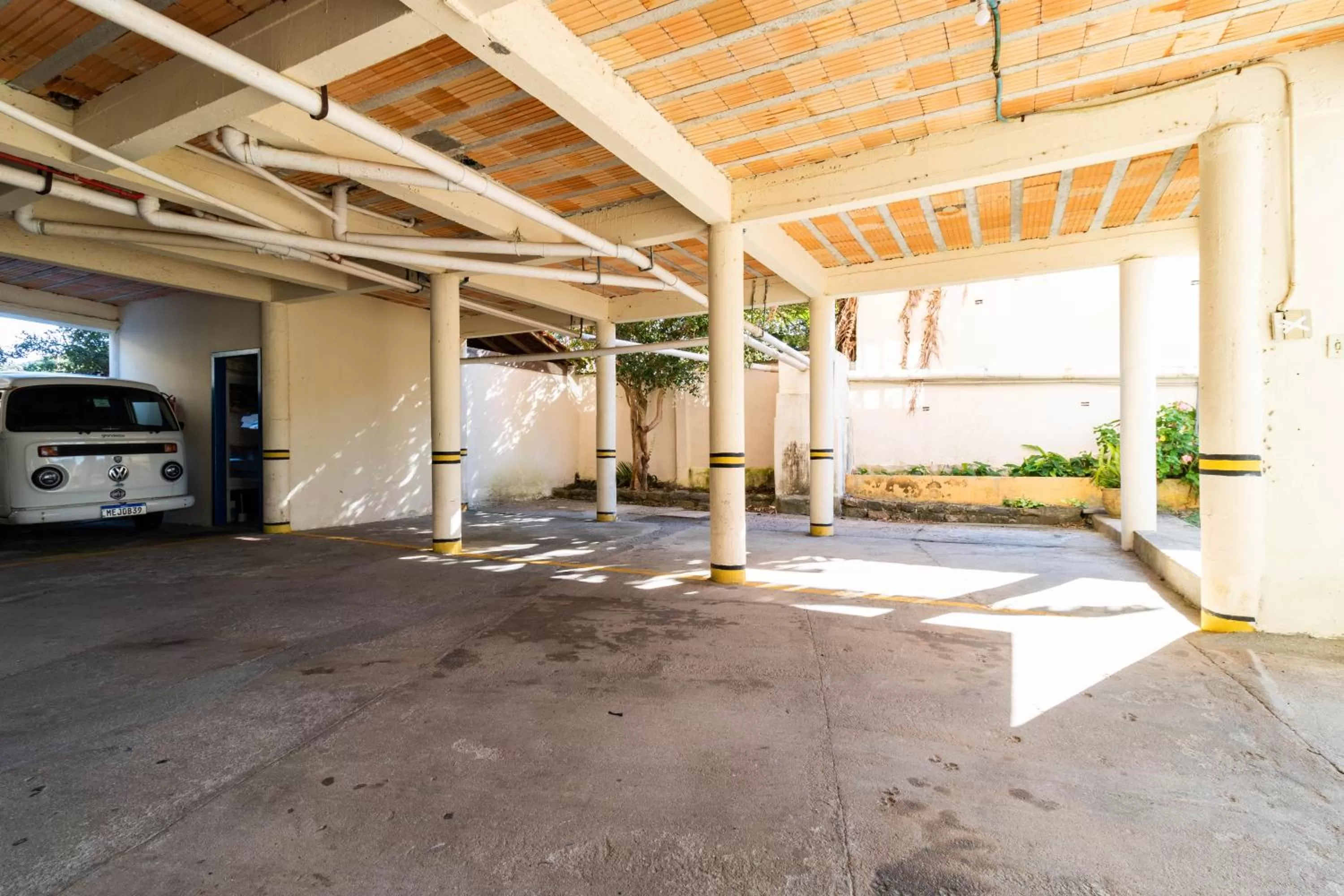 Parking in Pousada Maré de Lua