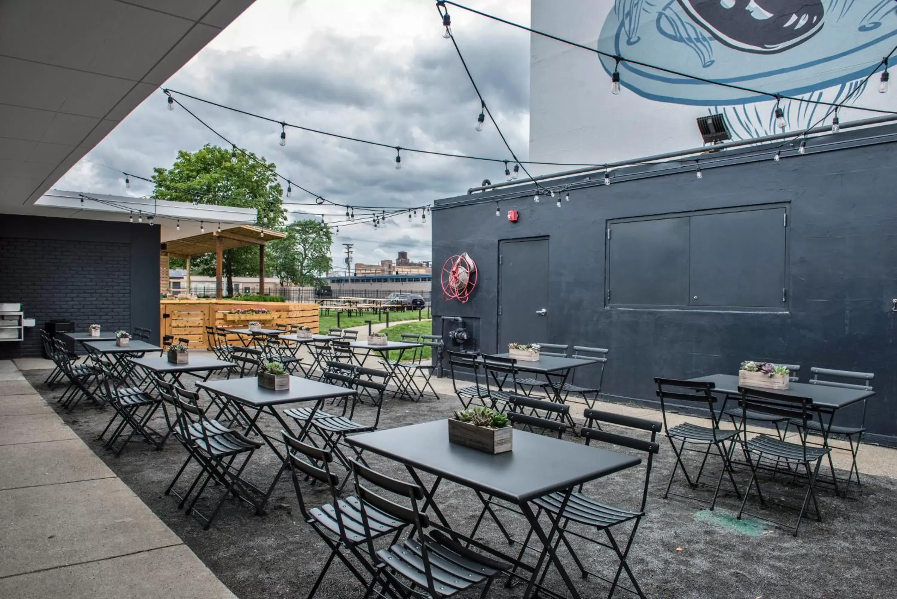 Patio, Restaurant/Places to Eat in Trumbull and Porter - Detroit Downtown