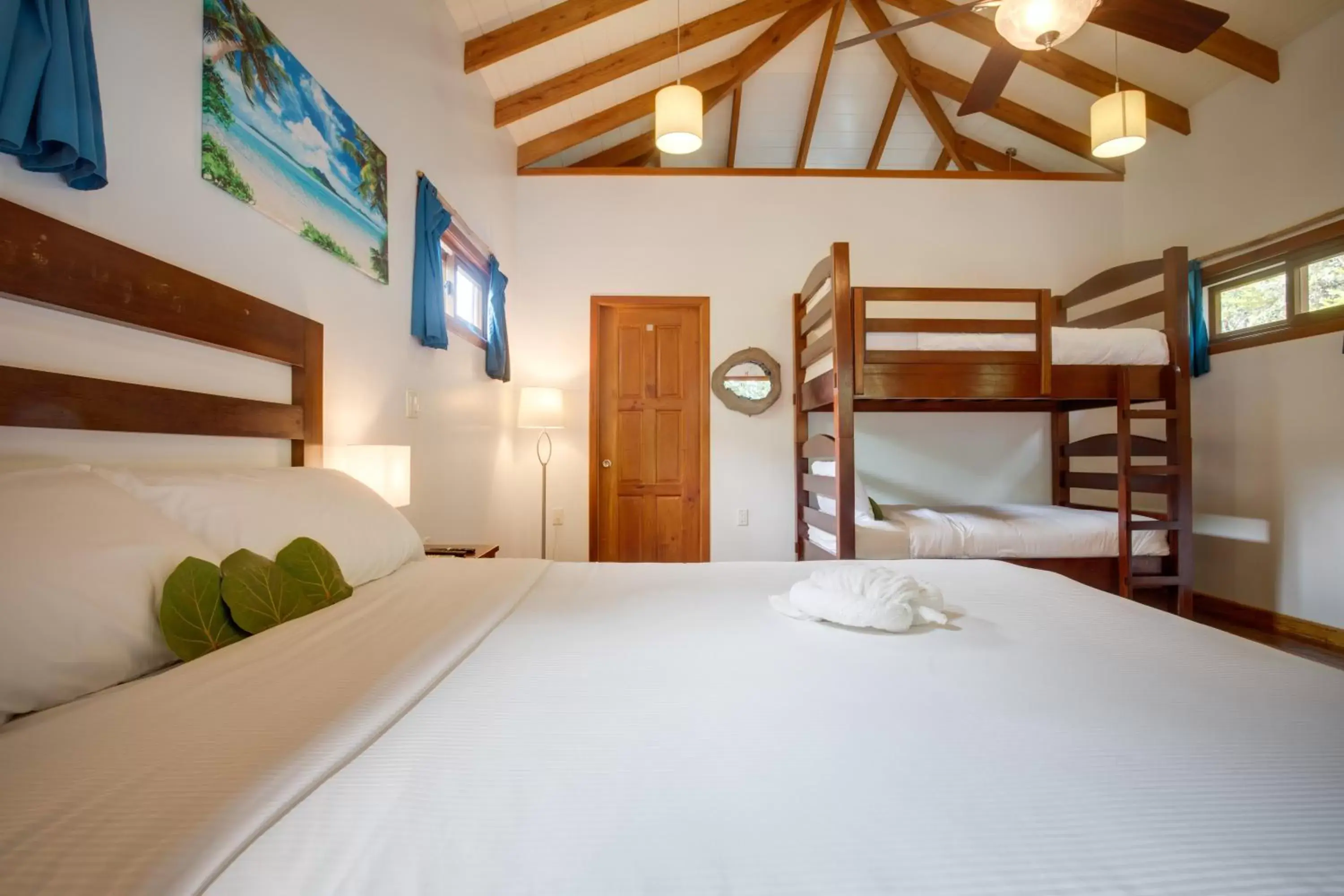 Photo of the whole room, Bunk Bed in Mariposa Belize Beach Resort