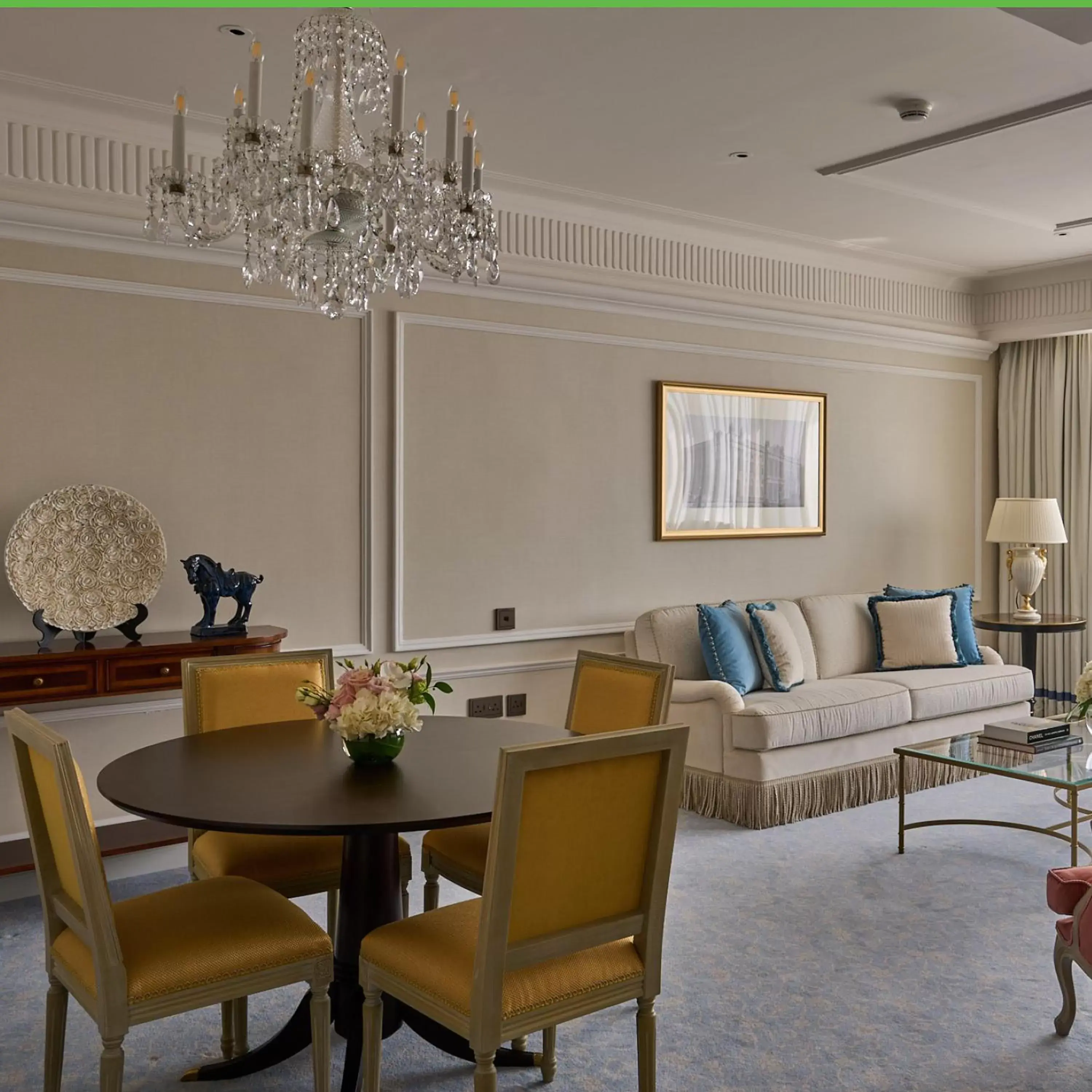 Kitchen or kitchenette, Seating Area in The Plaza Doha, LXR Hotels & Resorts