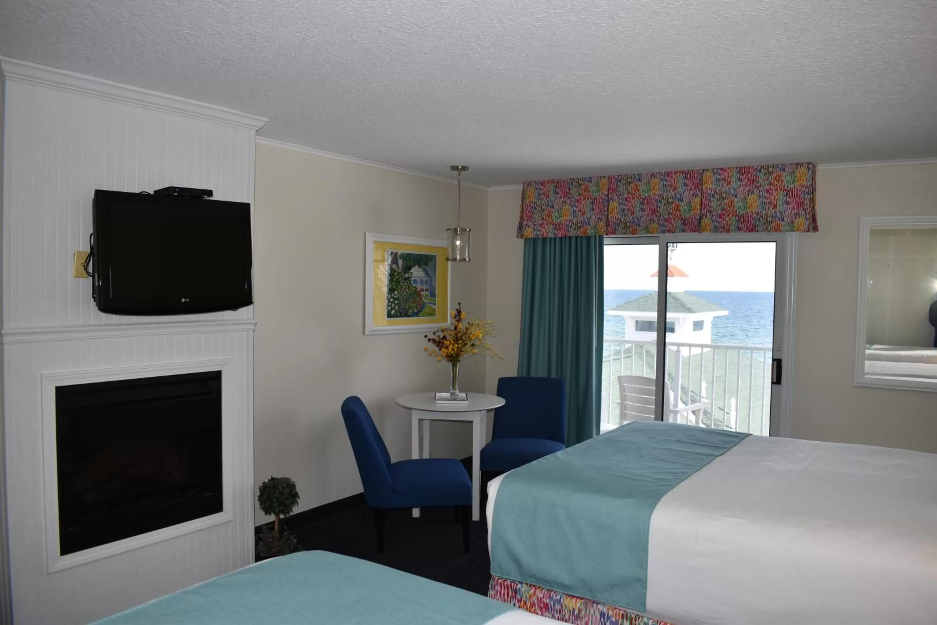 Bed in Breakers Resort - Lakeside
