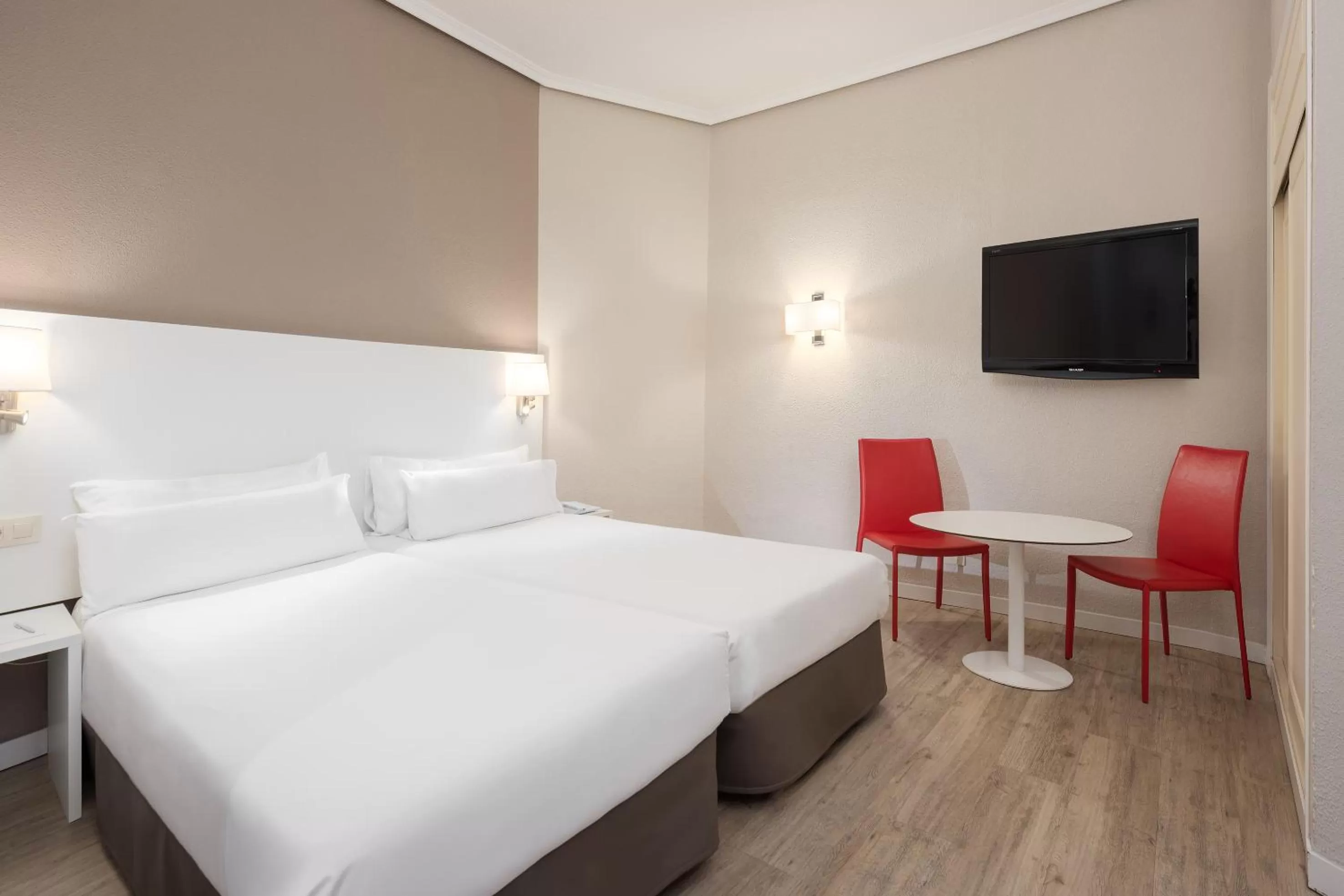 Bedroom in Hotel Madrid Gran Via 25, Affiliated by Meliá