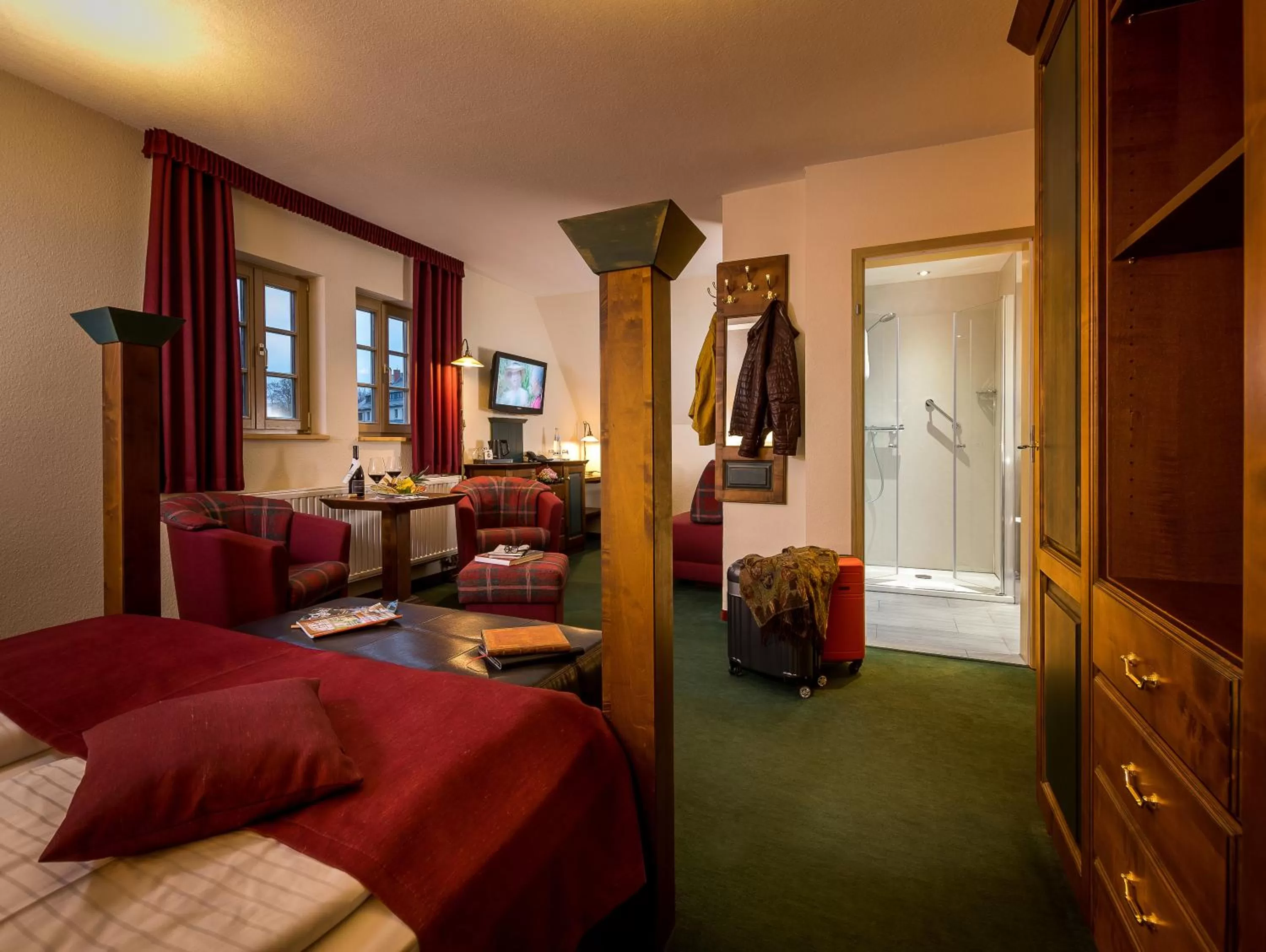 Photo of the whole room, Bed in Hotel Saigerhütte