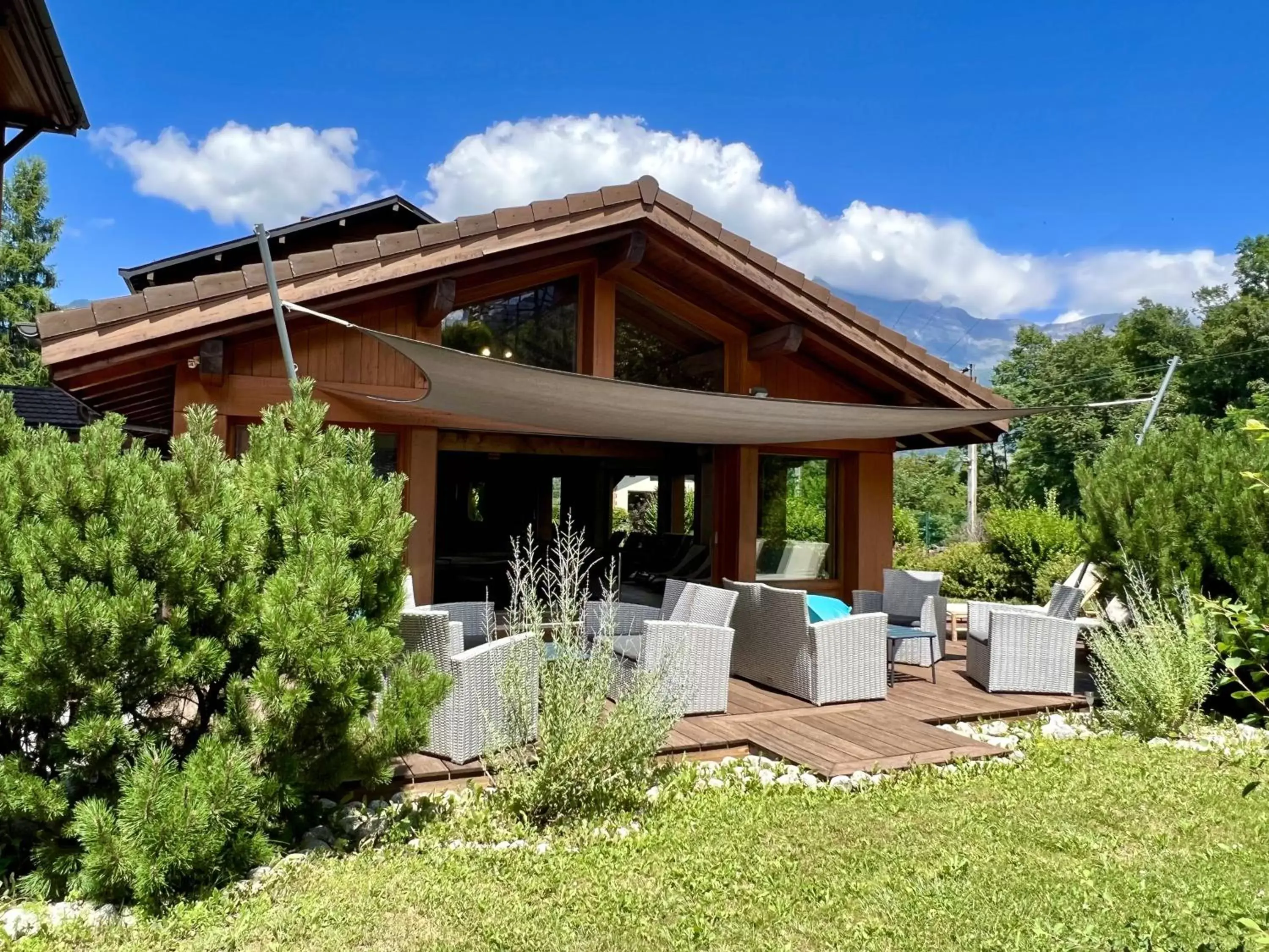 Property Building in Chalet Hôtel des 2 Gares