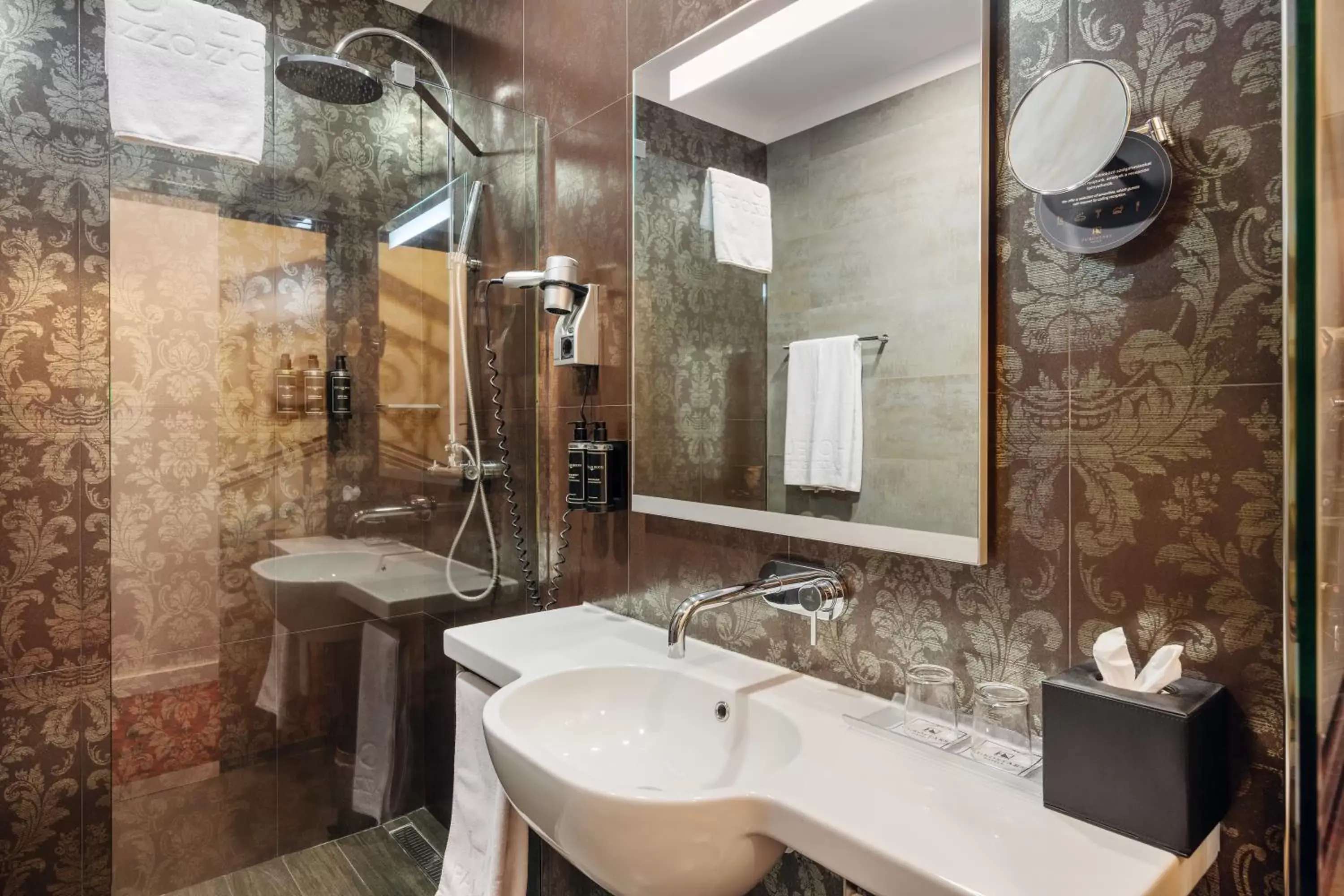 Bathroom in Eurostars Palazzo Zichy