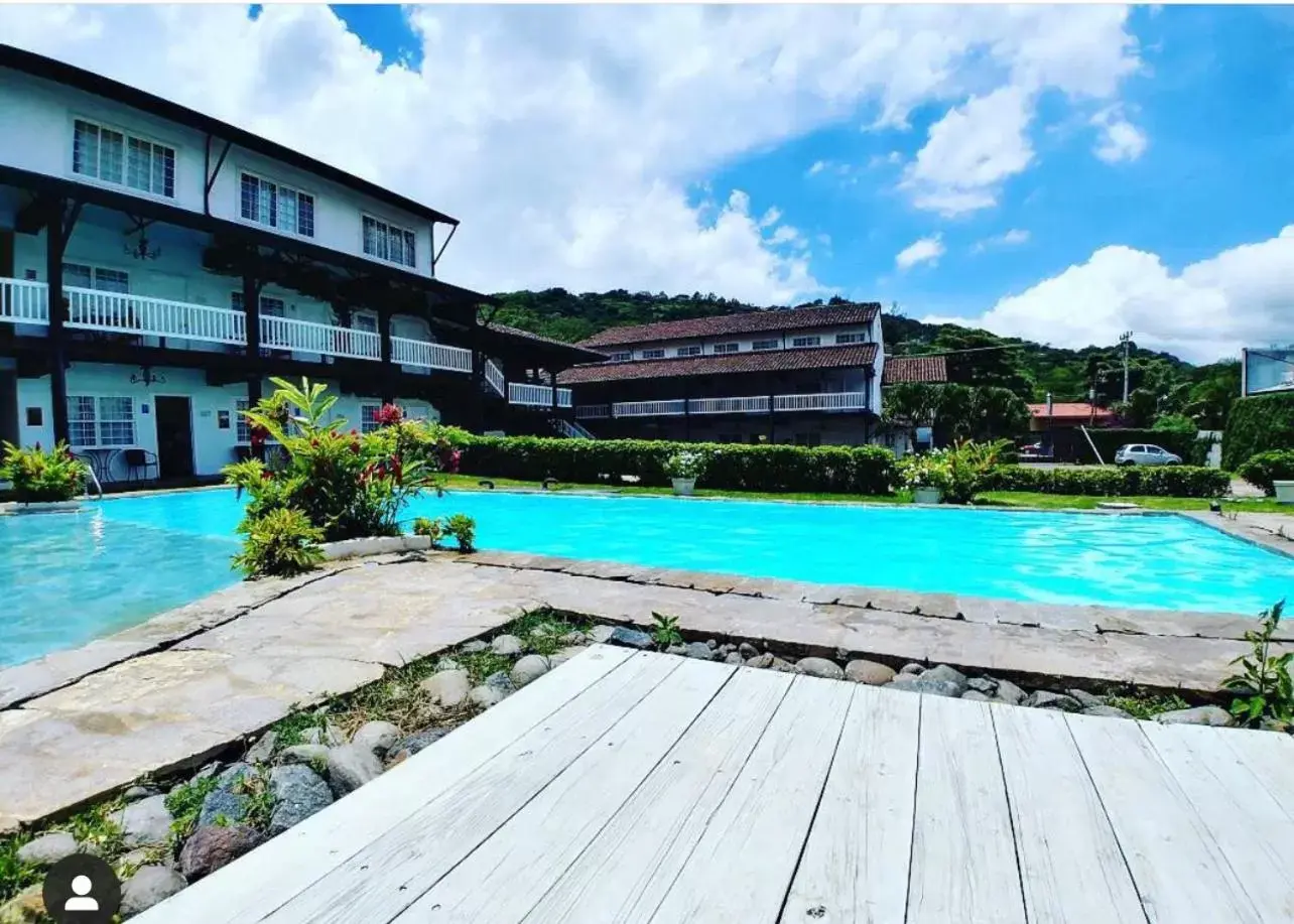 View (from property/room), Swimming Pool in Hotel Luisiana