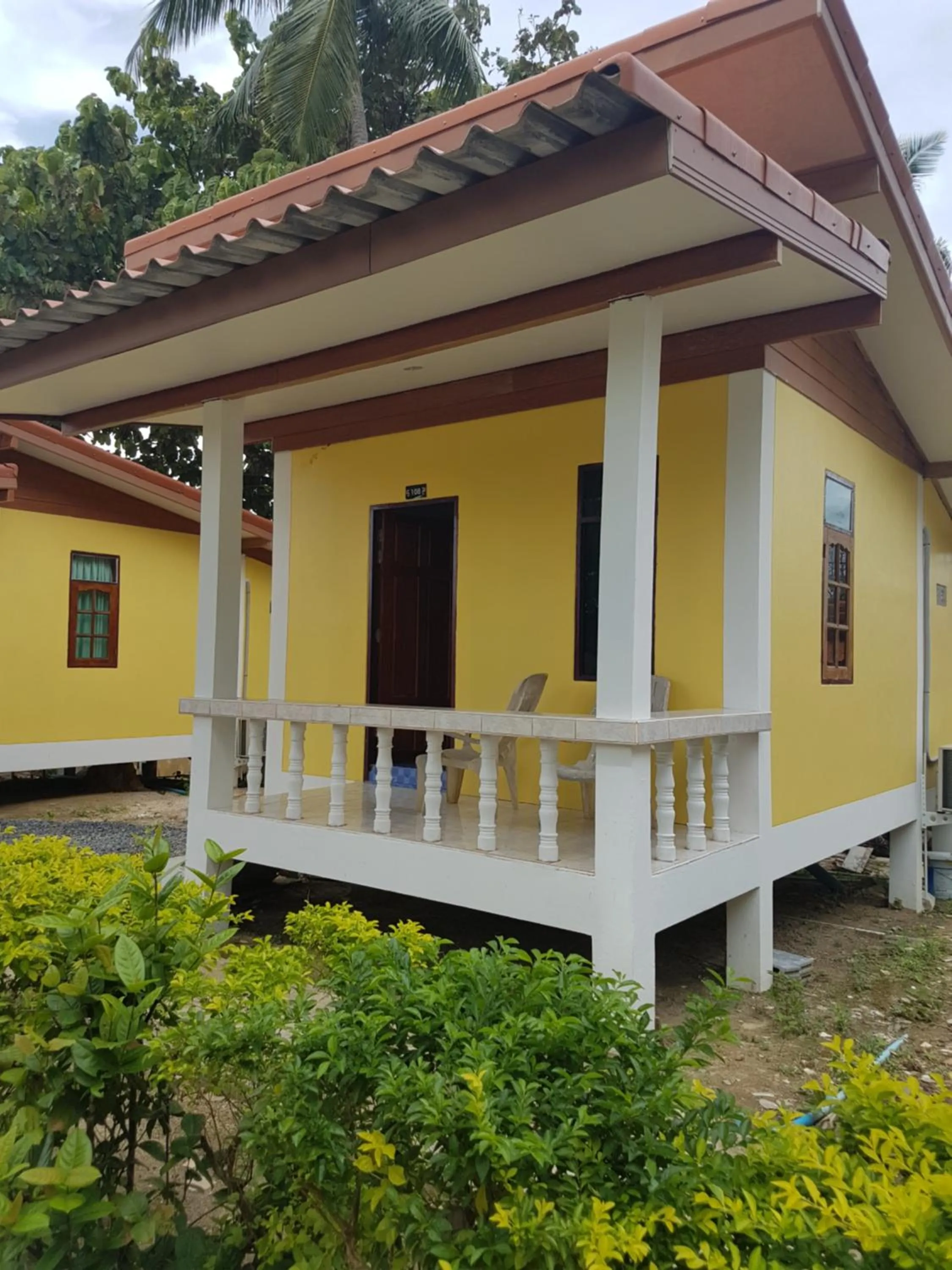 Property building in Lanta Paradise Beach Resort