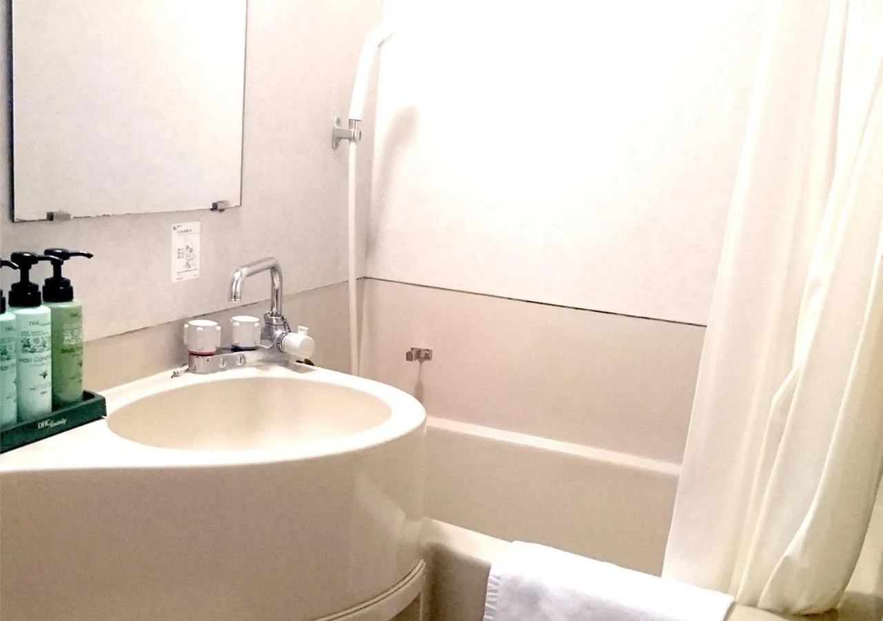 Shower in Royal Inn Shinyamaguchi Ekimae