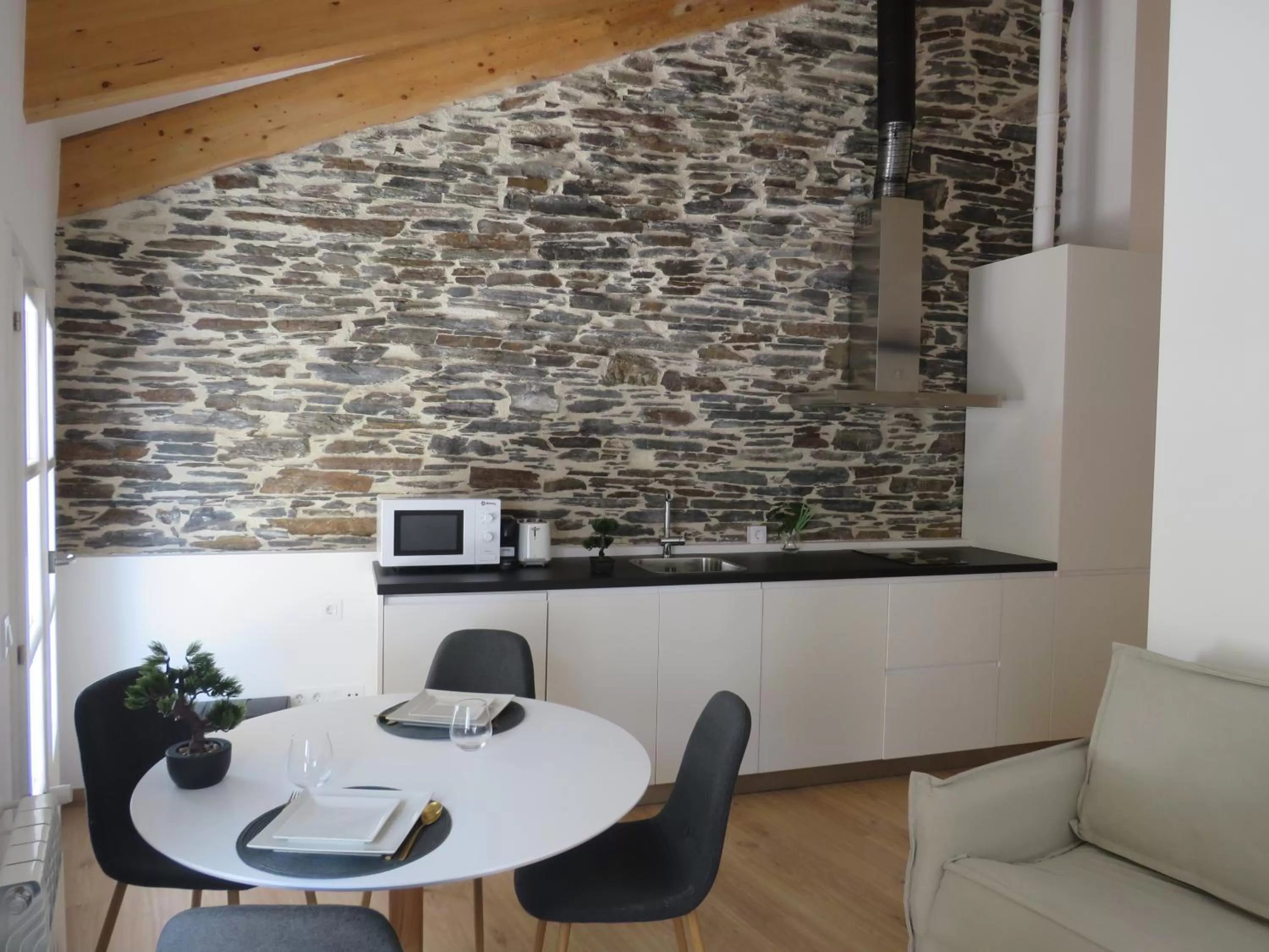 APARTAMENTOS ARMANYA 3