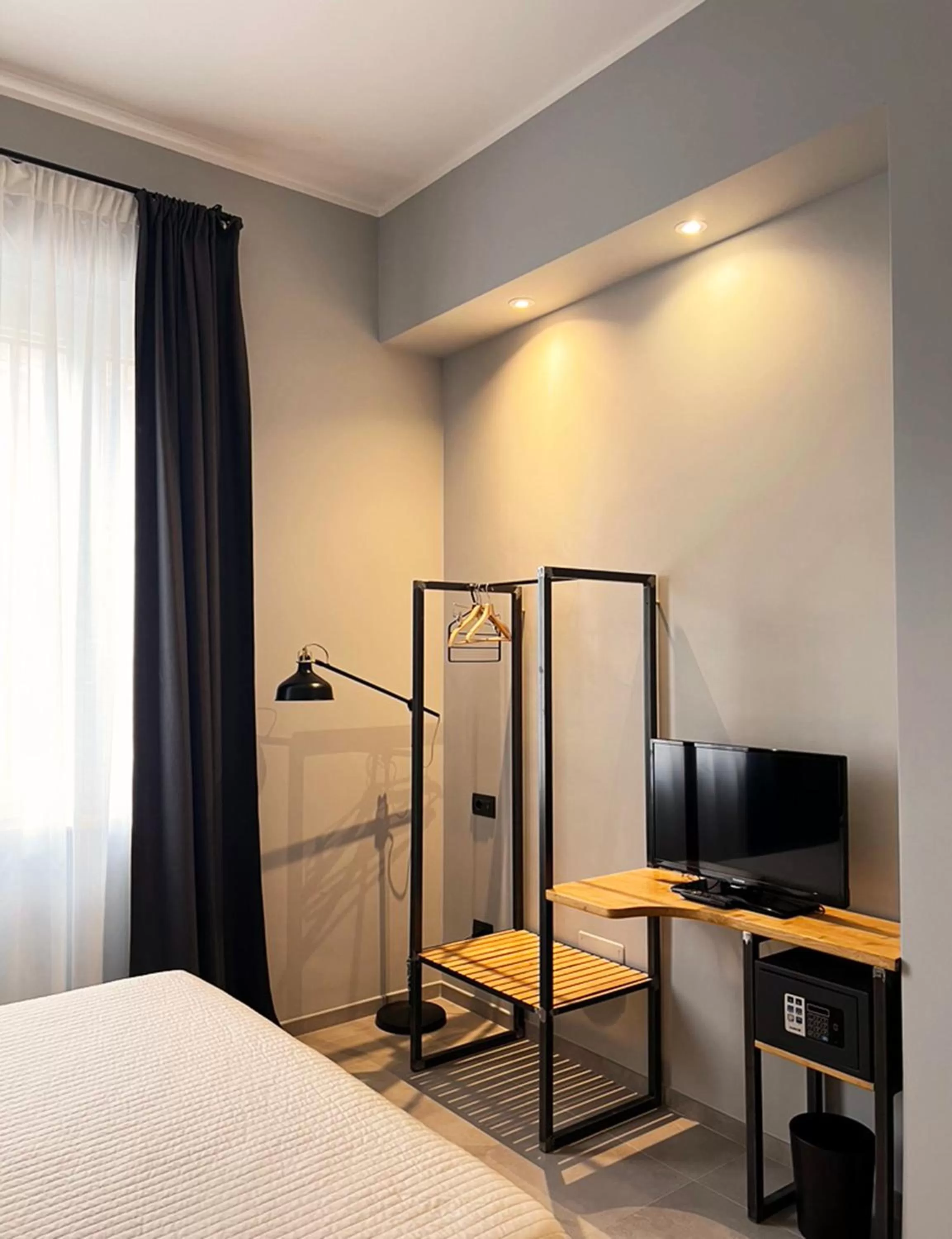 TV and multimedia, Bed in Hotel King