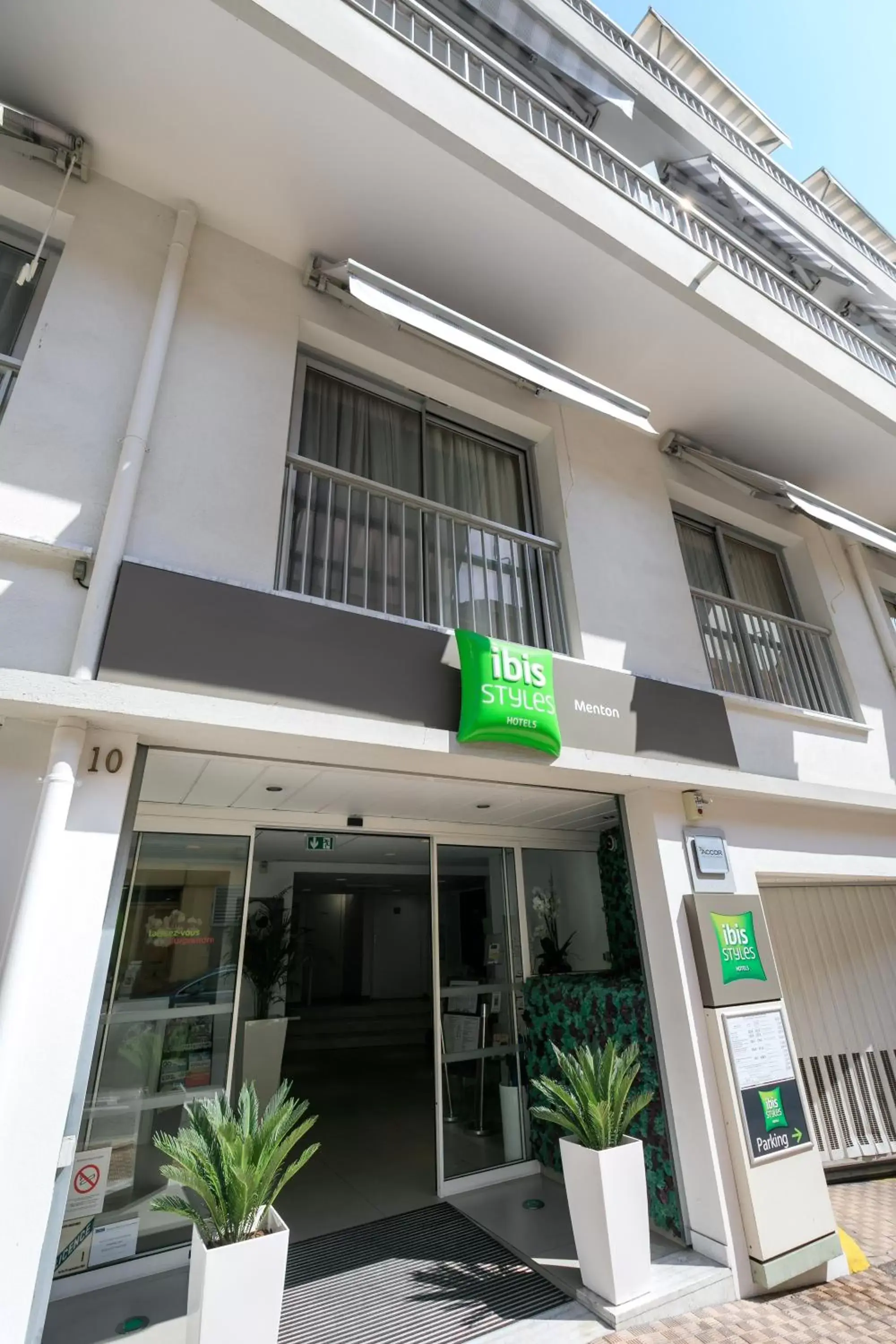 Facade/entrance, Property Building in Ibis Styles Menton Centre