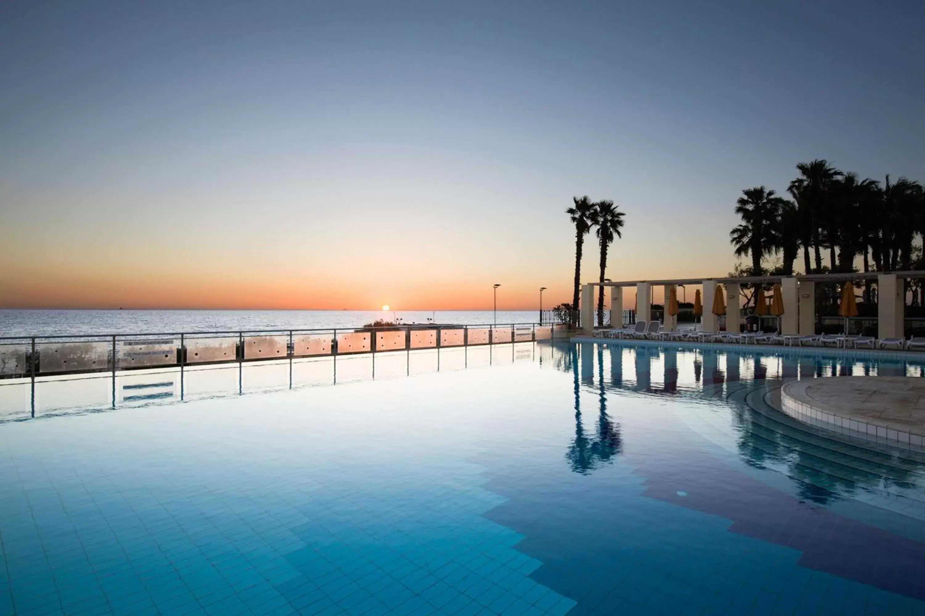 Pool view, Swimming Pool in Hilton Malta