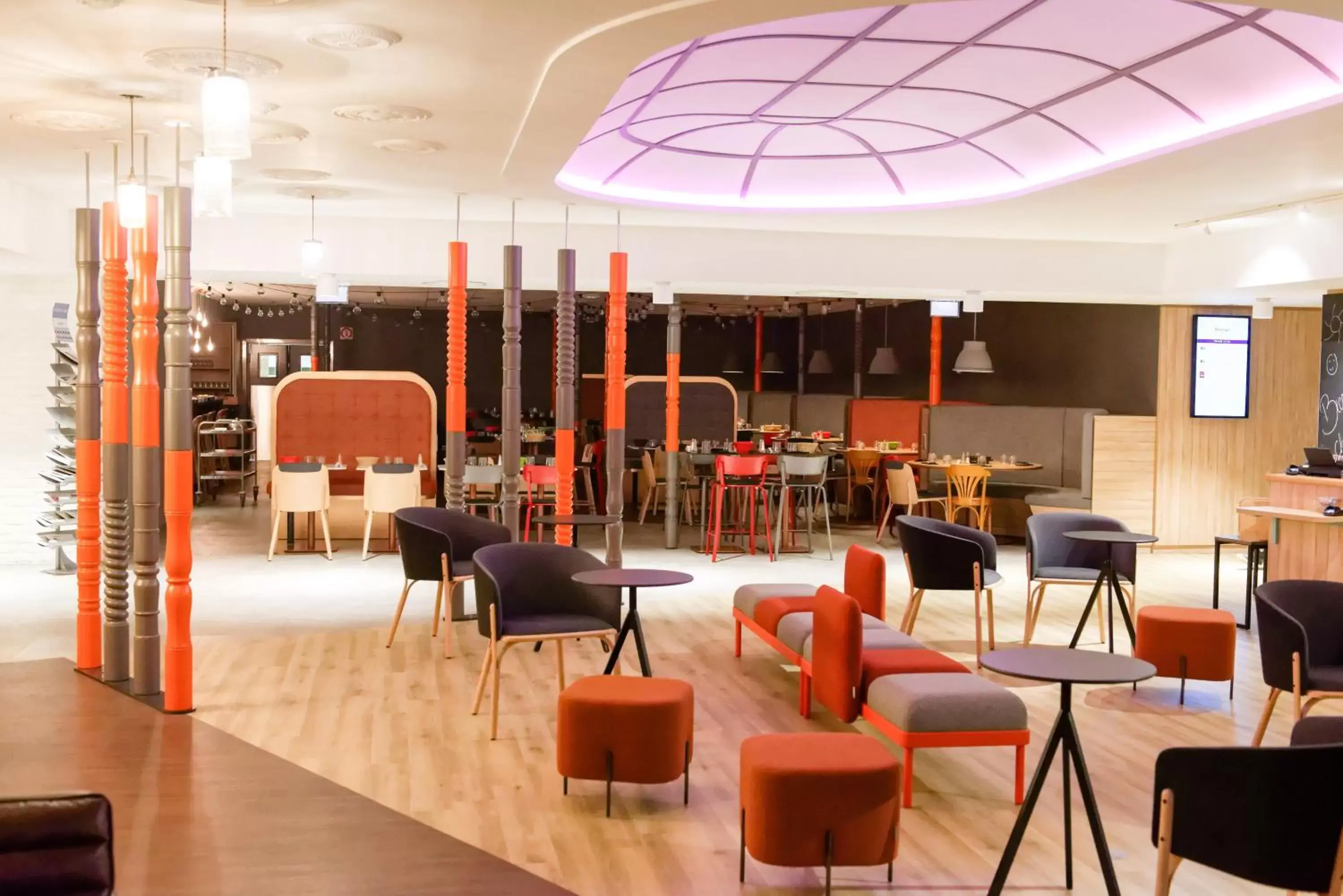 Lobby or reception, Restaurant/Places to Eat in Hôtel Mercure Lille Aéroport