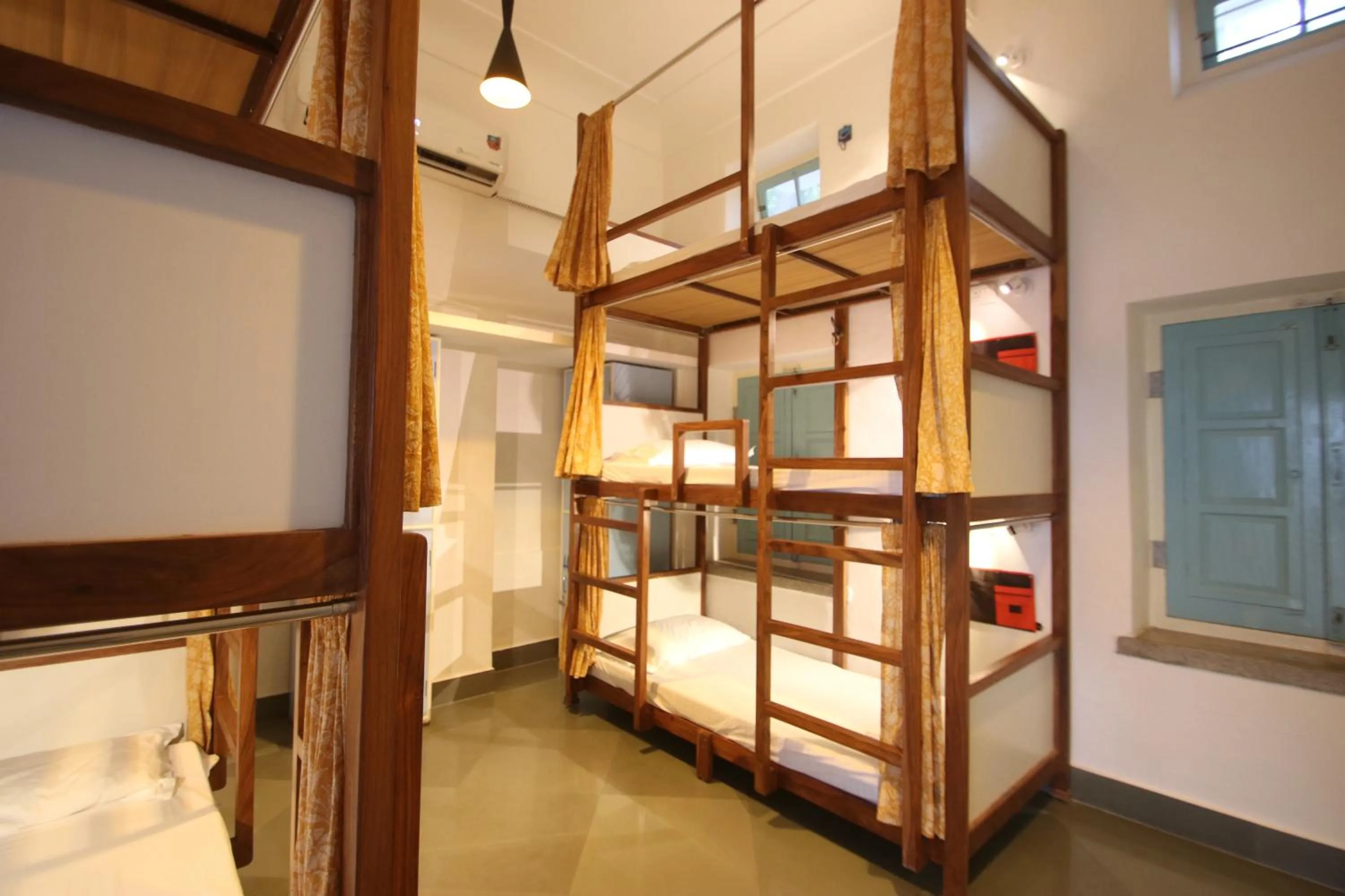 Photo of the whole room, Bed in Jaipur Jantar Hostel