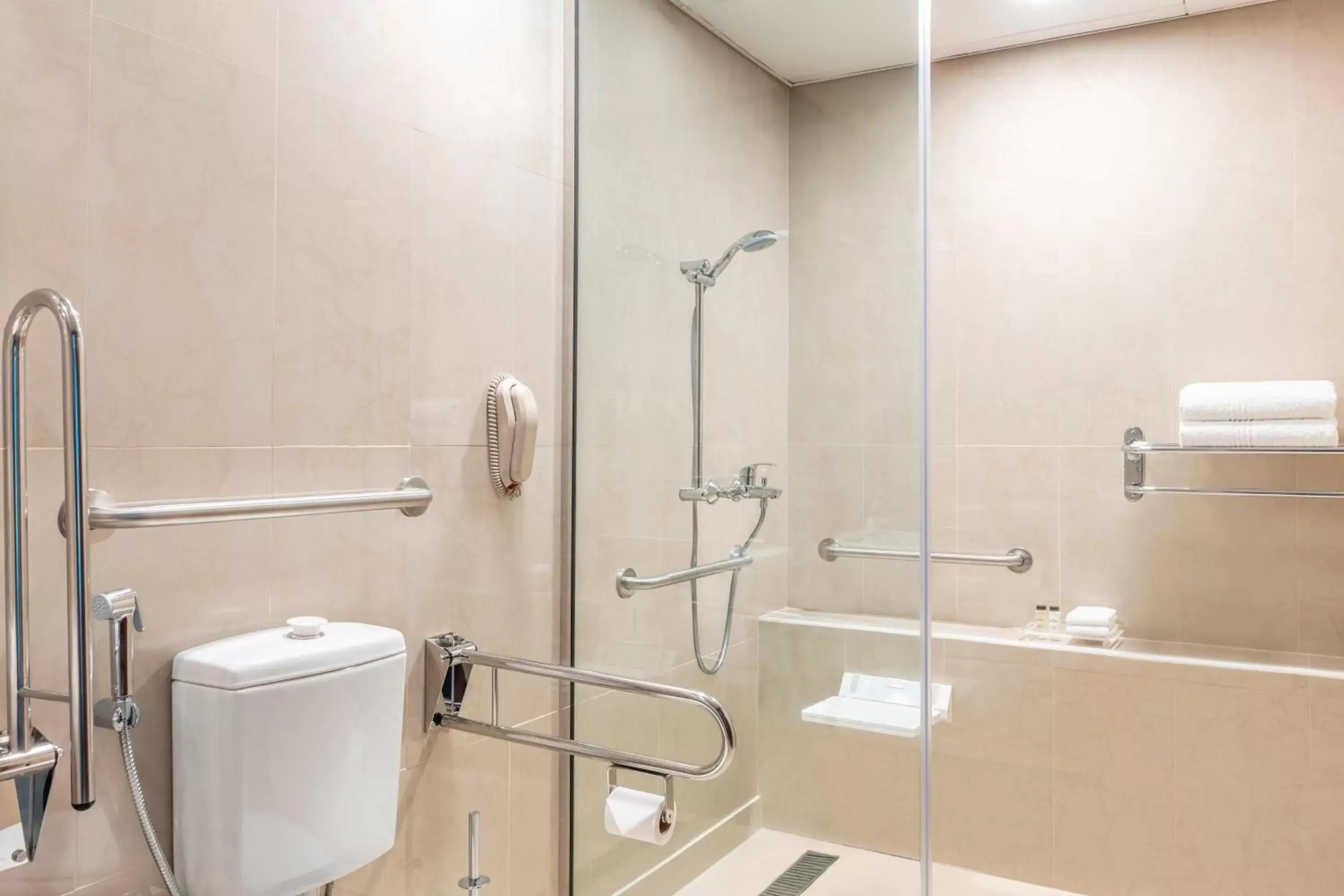 Bathroom in Four Points by Sheraton Sheikh Zayed Road