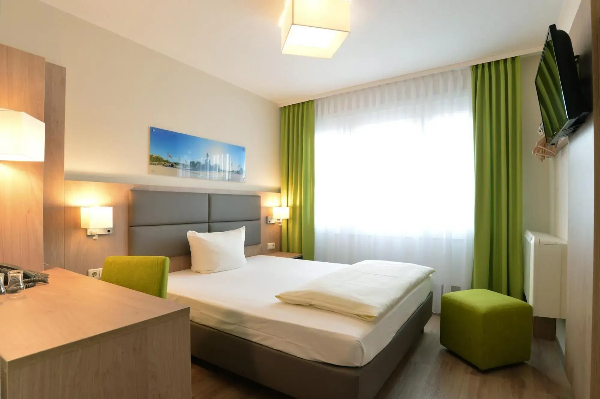 Bed in City-Hotel Kurfürst Balduin