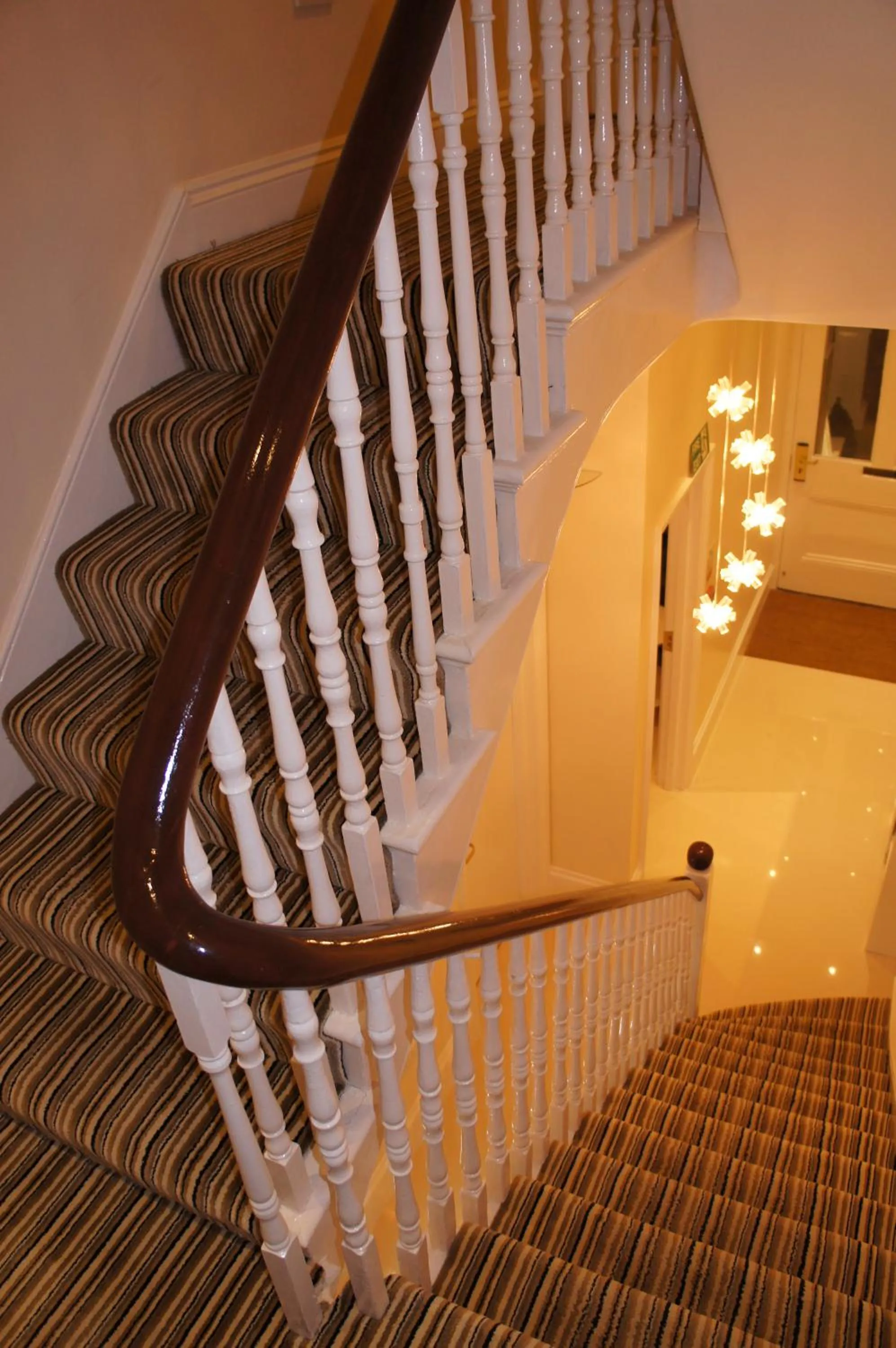 Lobby or reception in Sapphire Hotel London