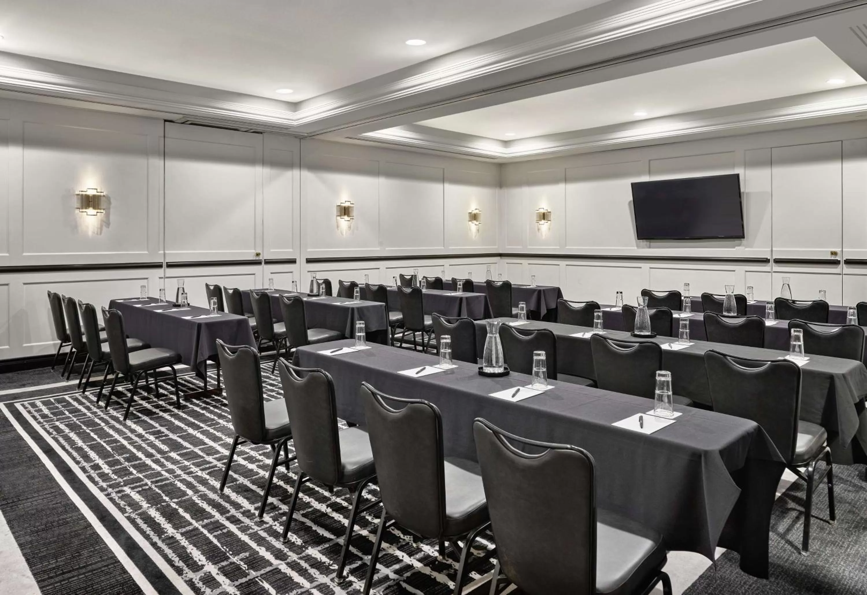 Meeting/conference room in Vogue Hotel Montreal Downtown, Curio Collection by Hilton