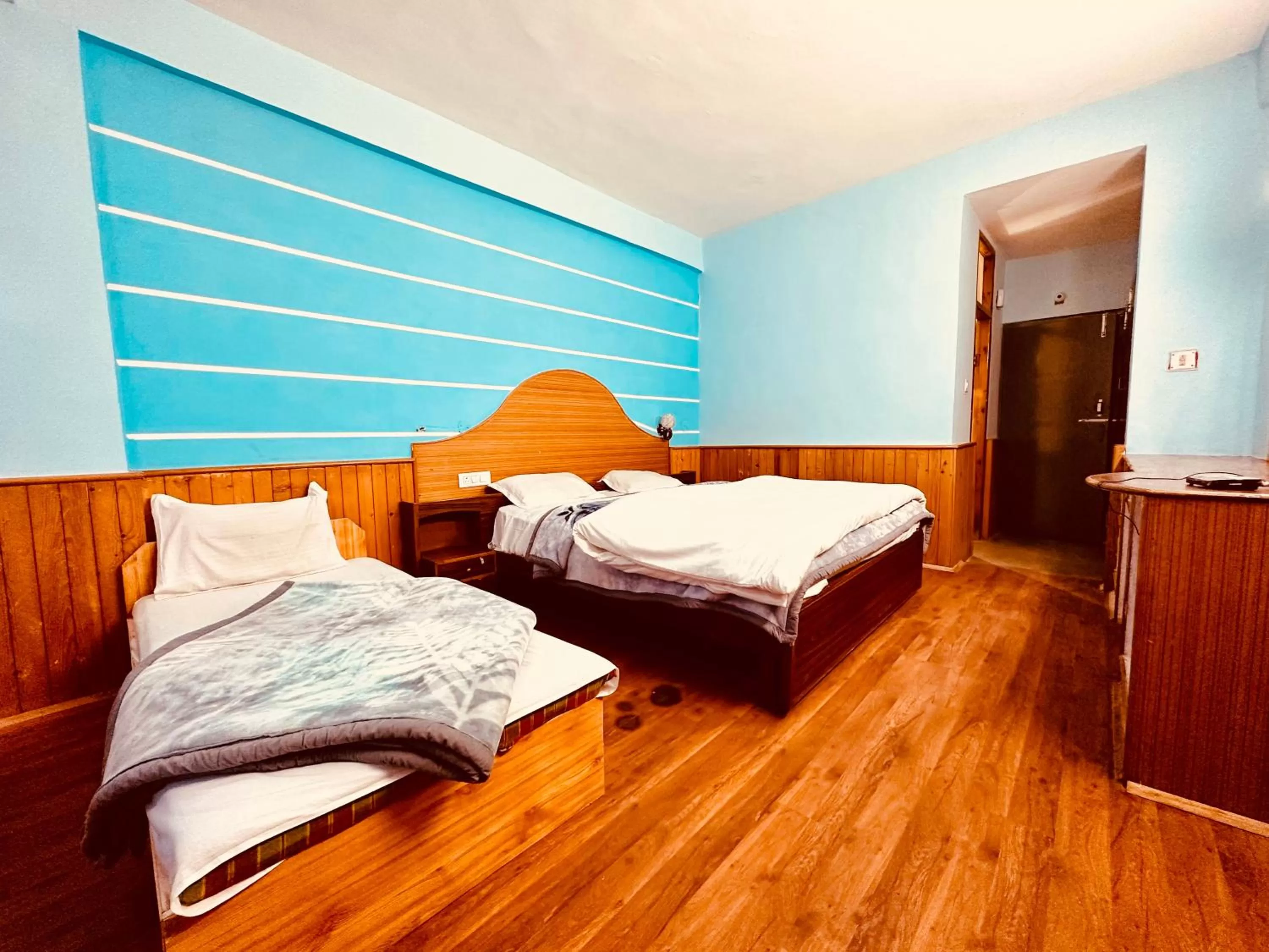 Bedroom, Bed in Hotel D Kanchan Manali