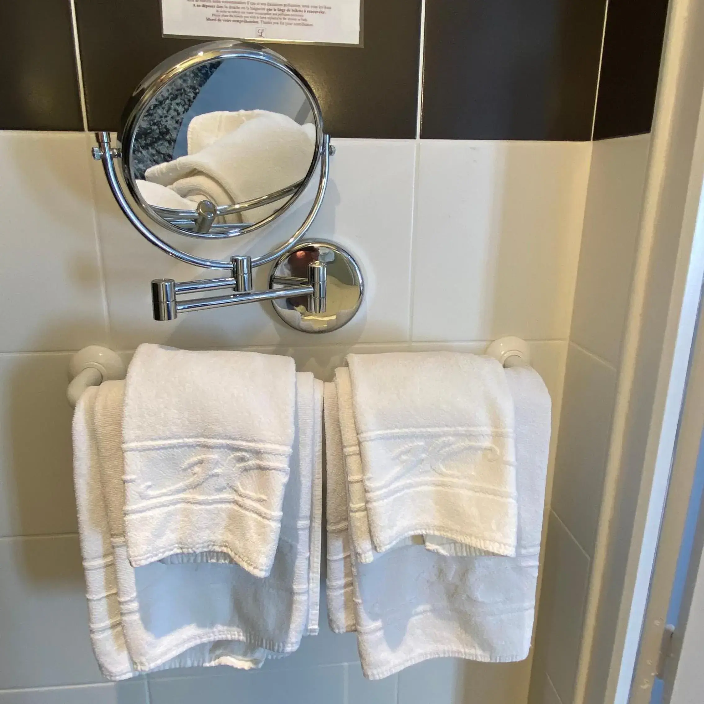 Bathroom in Logis - Le Christina