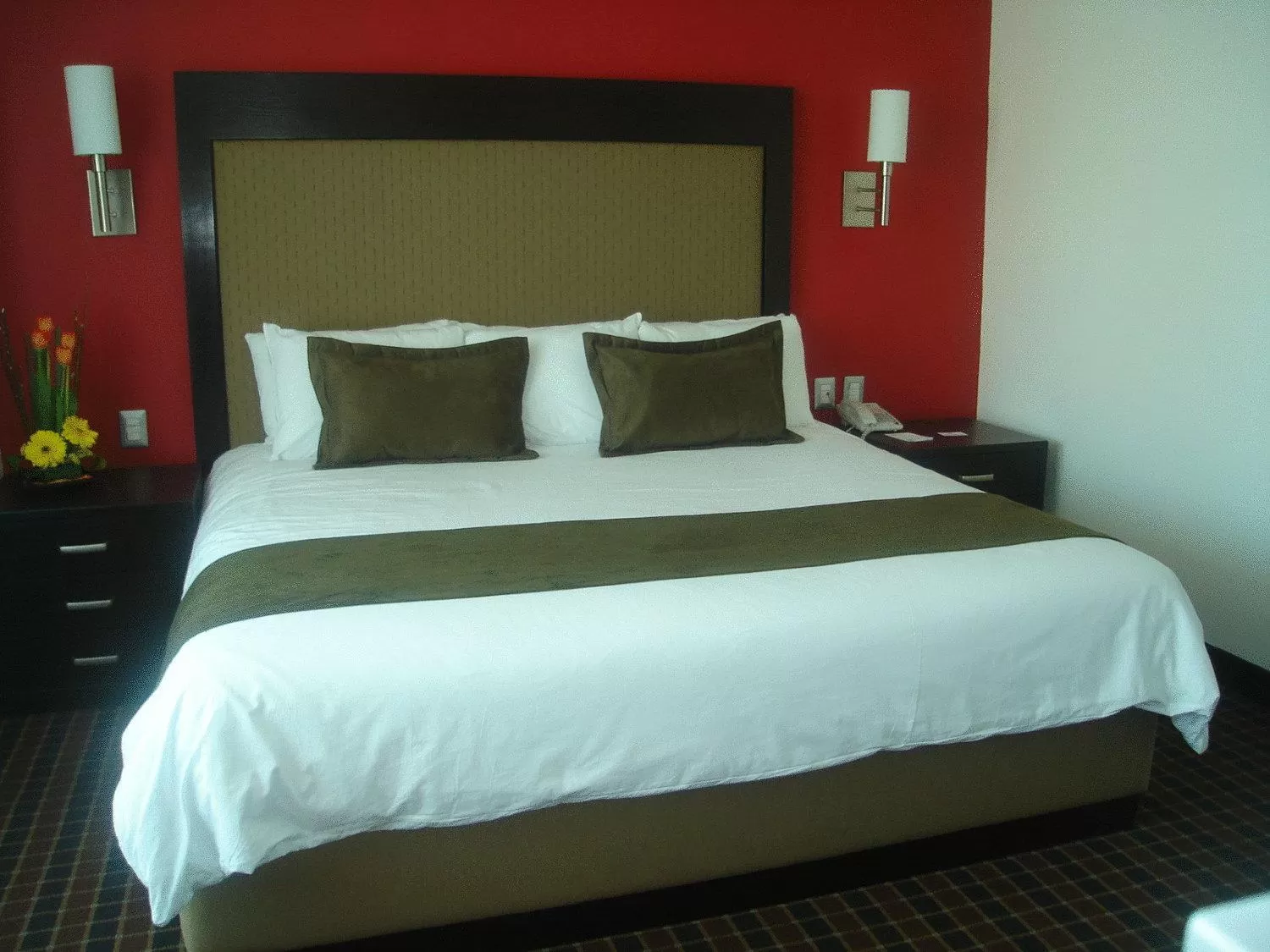 Bed in Hotel & Suites PF