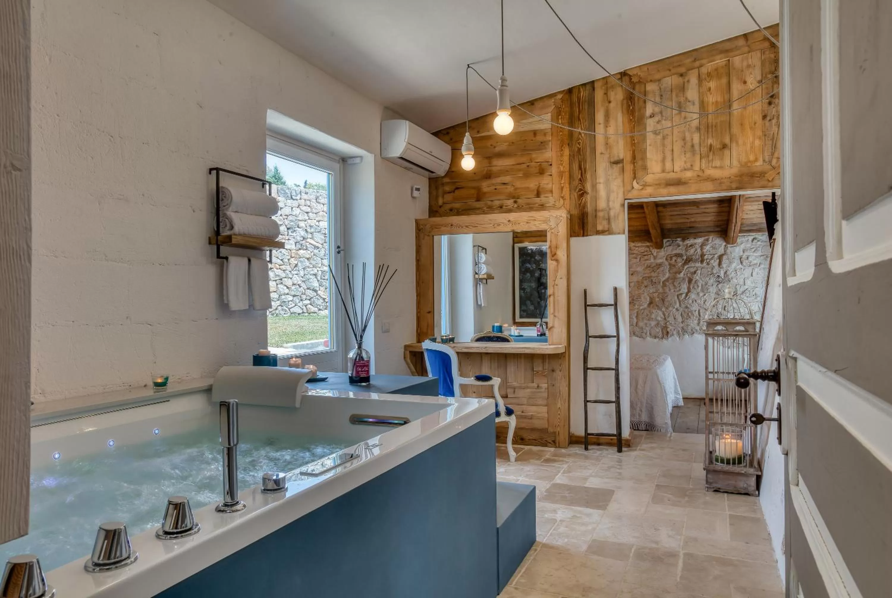 Hot Tub in Trulli Terra Magica