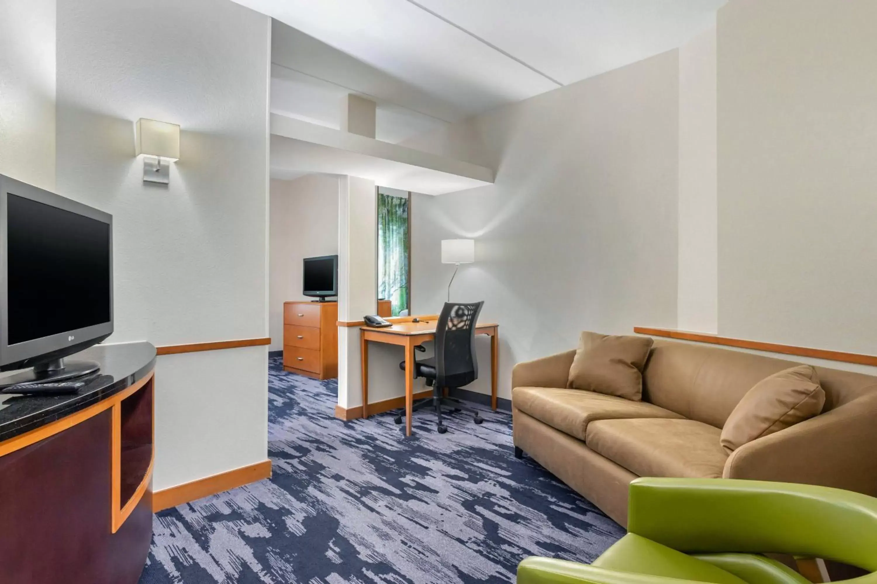 Bedroom, Seating Area in Fairfield Inn & Suites by Marriott Houston Conroe