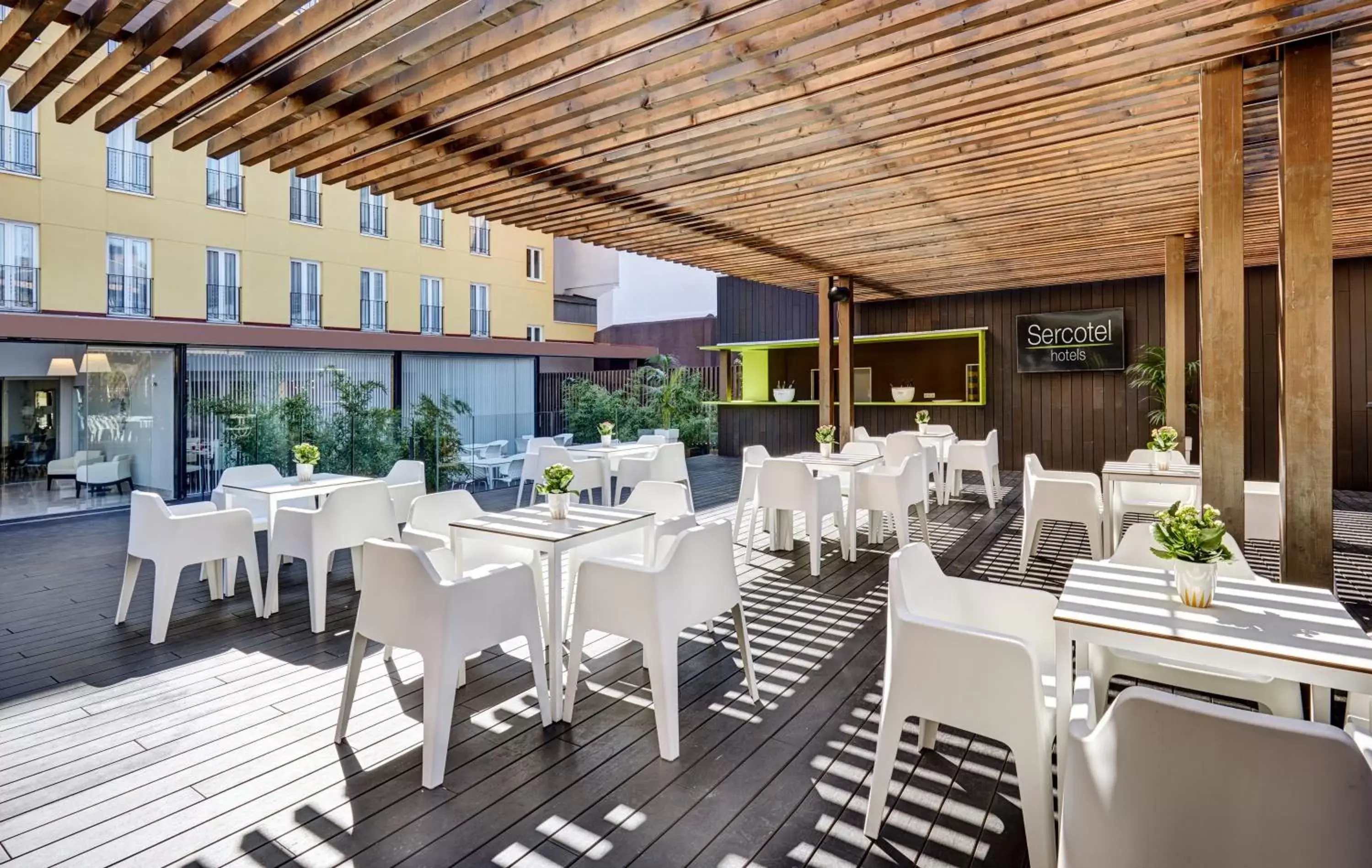 Swimming pool, Restaurant/Places to Eat in Sercotel Alcalá 611