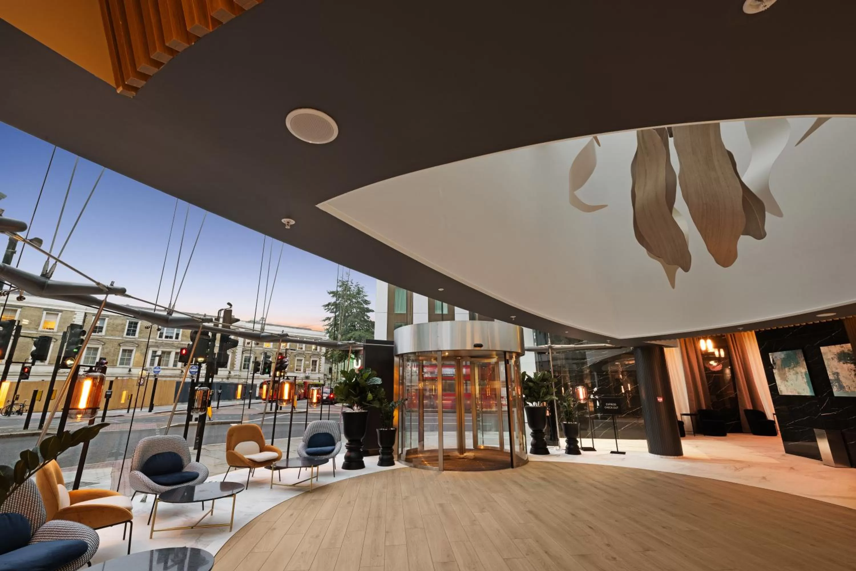 Lobby or reception in Riu Plaza London Victoria