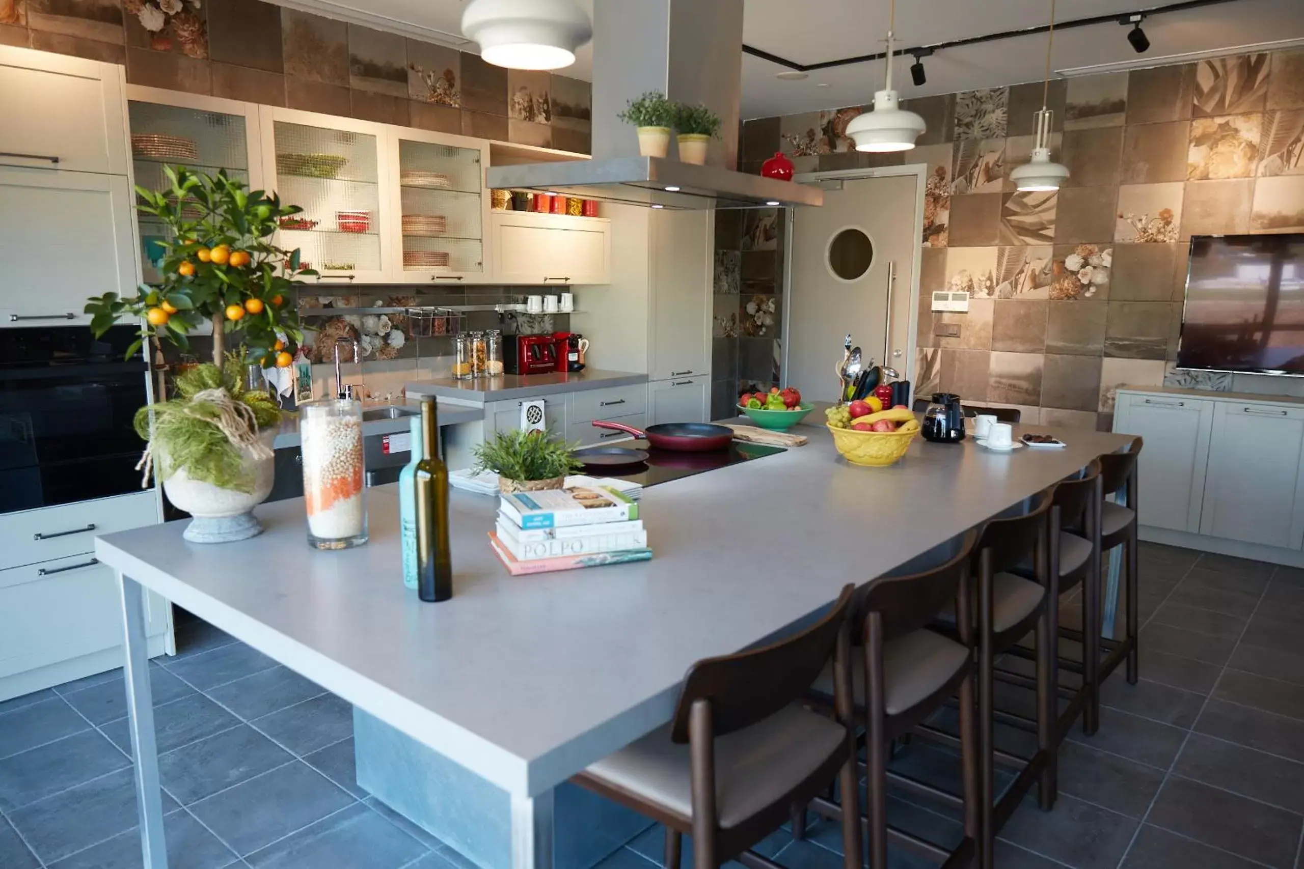 Communal kitchen, Kitchen/Kitchenette in Antwell Suites