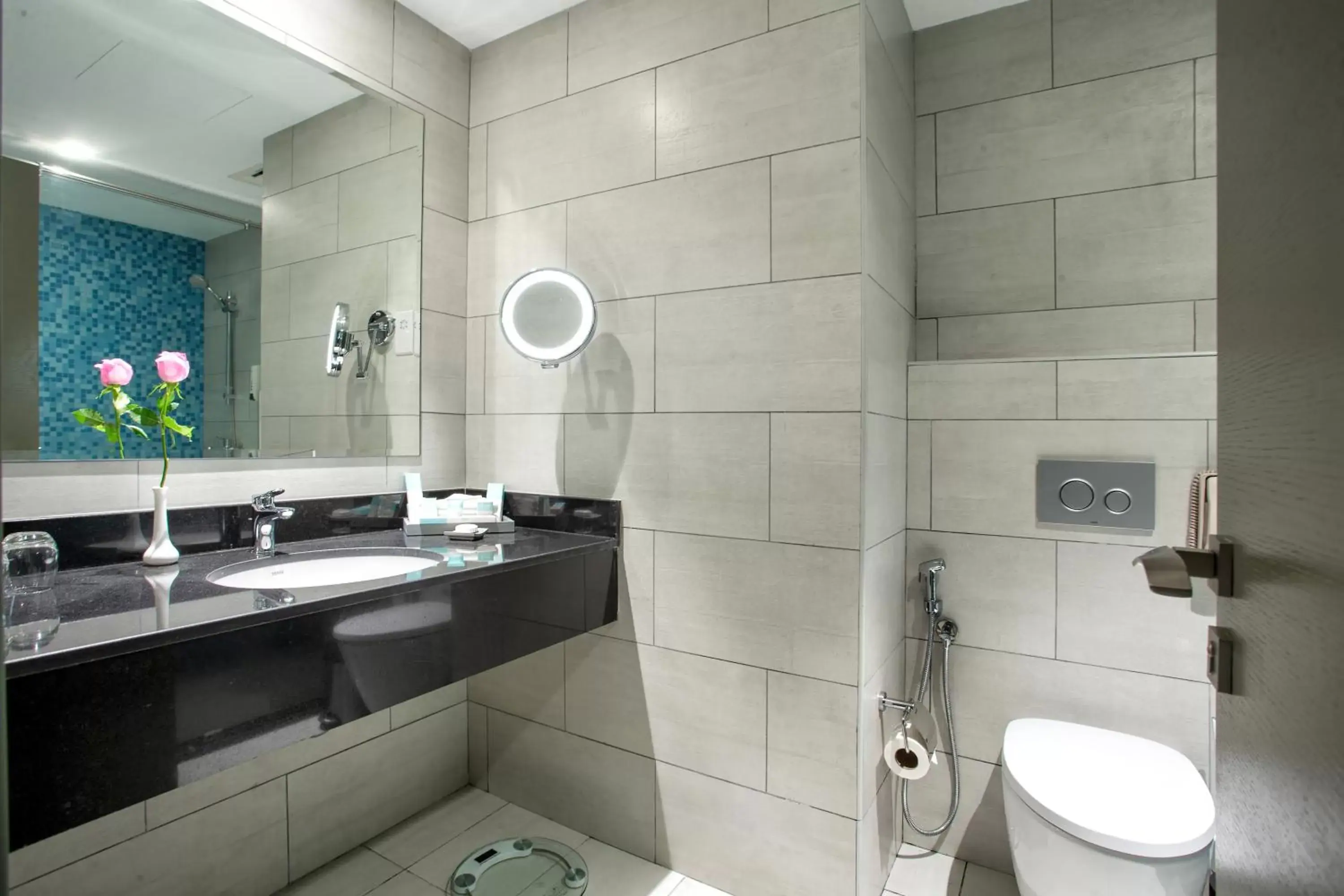 Bathroom in City Avenue Al Reqqa Hotel