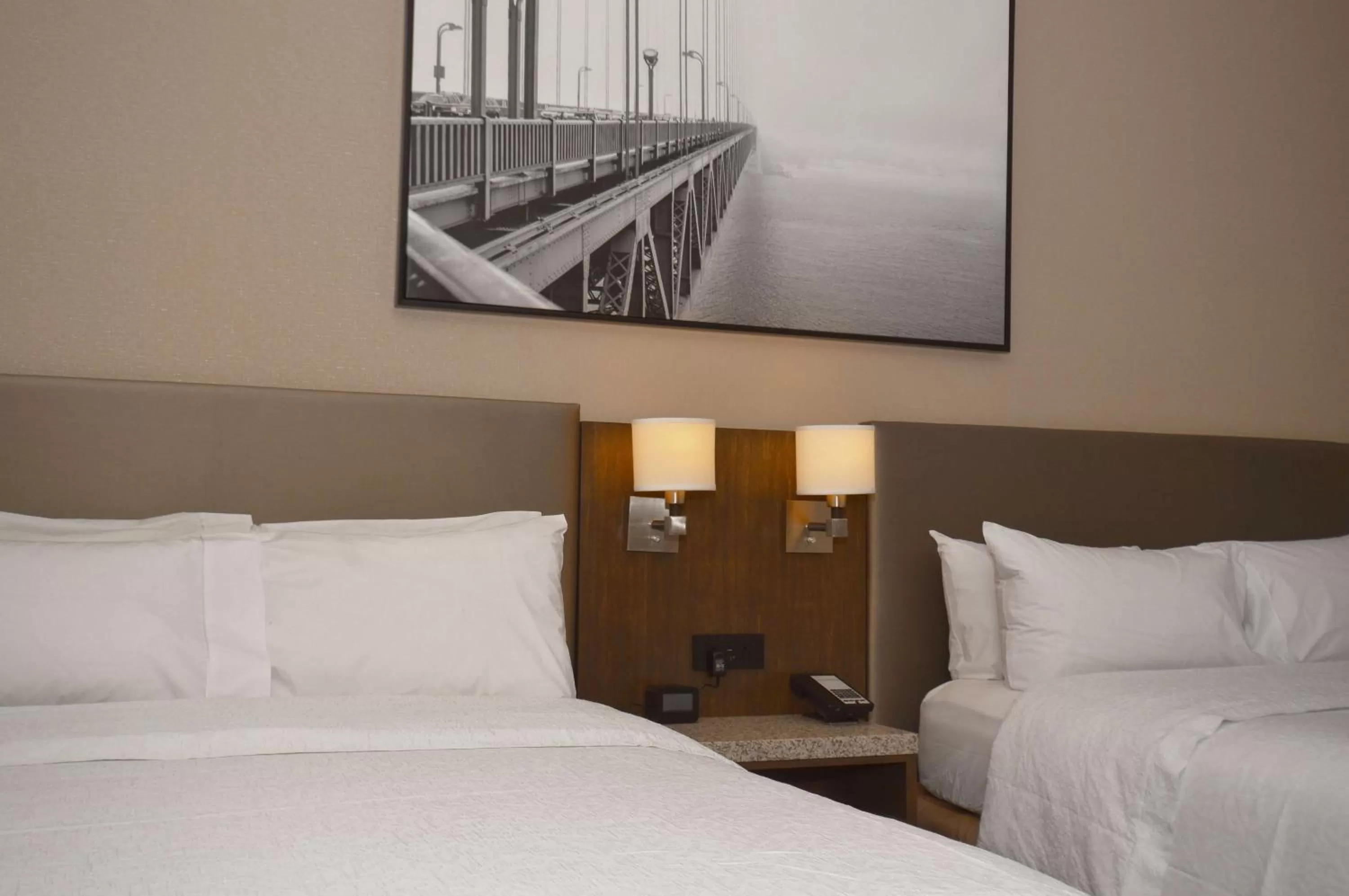 Bed in Hampton Inn San Francisco Downtown/Convention Center