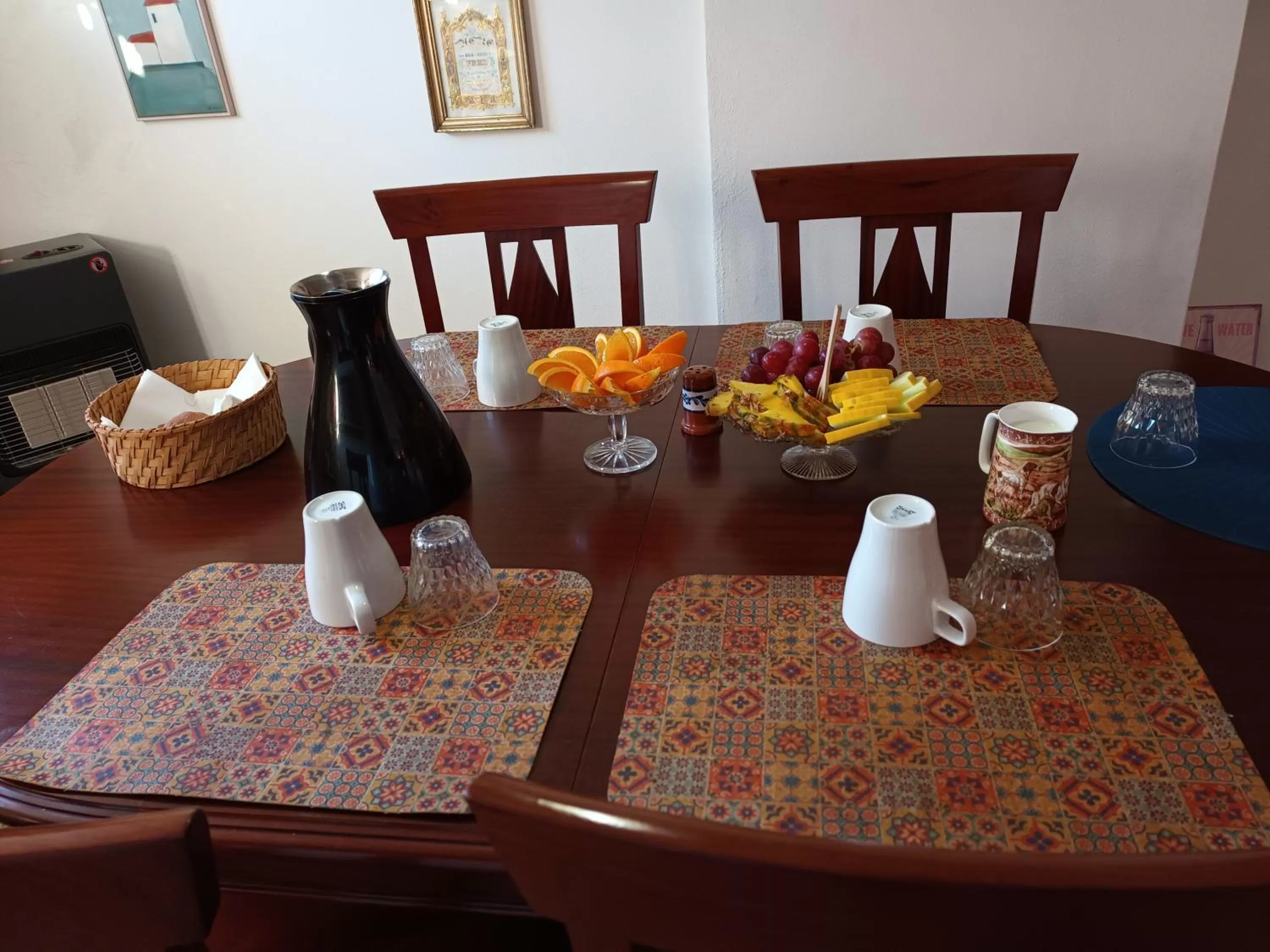 Coffee/tea facilities, Restaurant/Places to Eat in B&B Quinta da Romãzeira