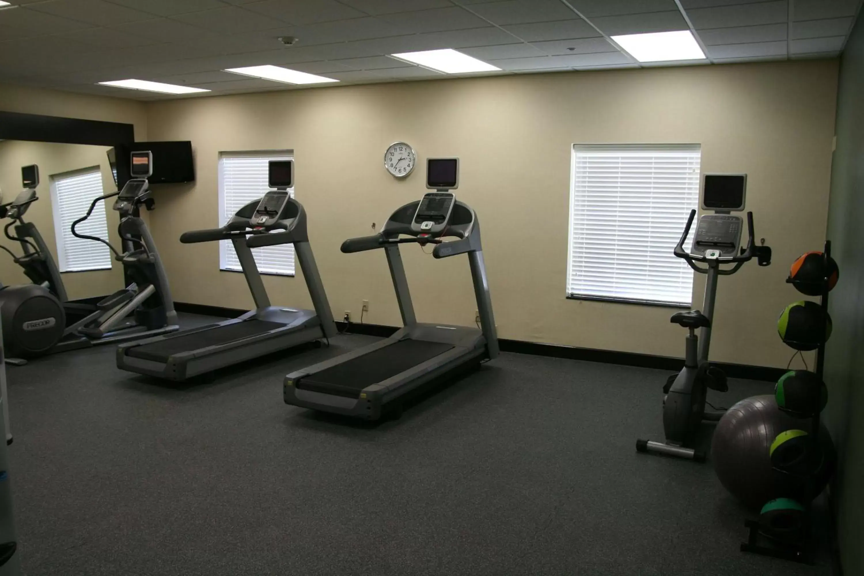 Fitness centre/facilities, Fitness Center/Facilities in Hampton Inn La Grange