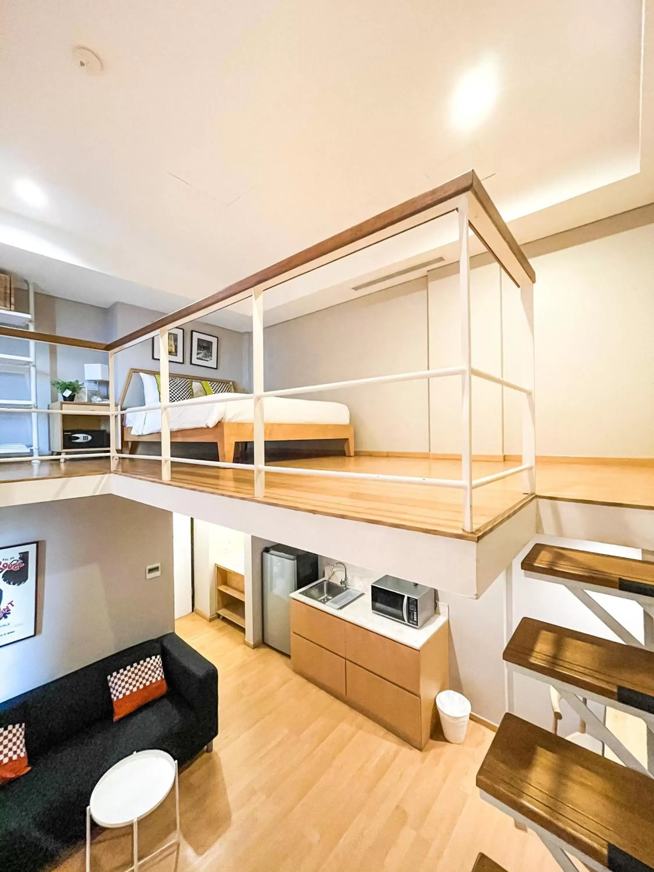 Property building, Bunk Bed in White Tree Residence