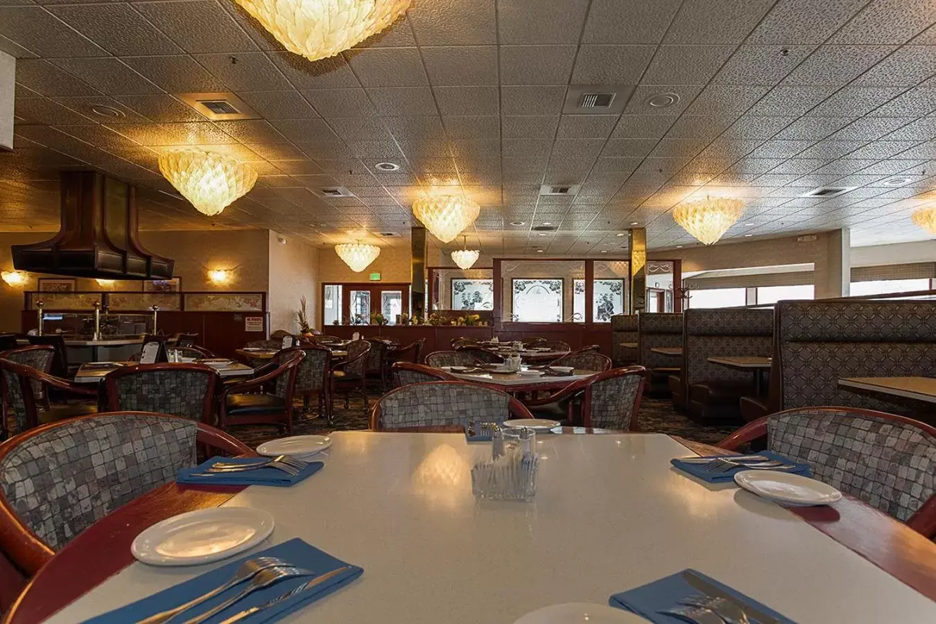 Restaurant/Places to Eat in Shilo Inn Portland Airport