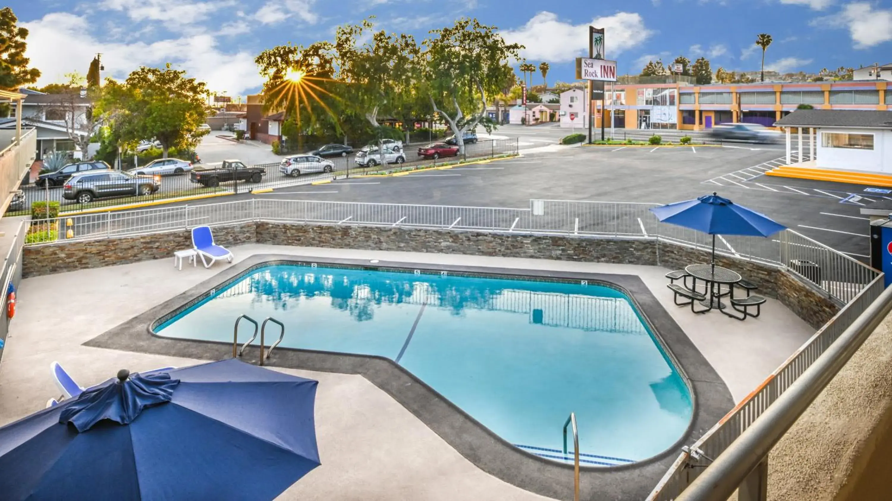 Pool View in Sea Rock Inn - Long Beach