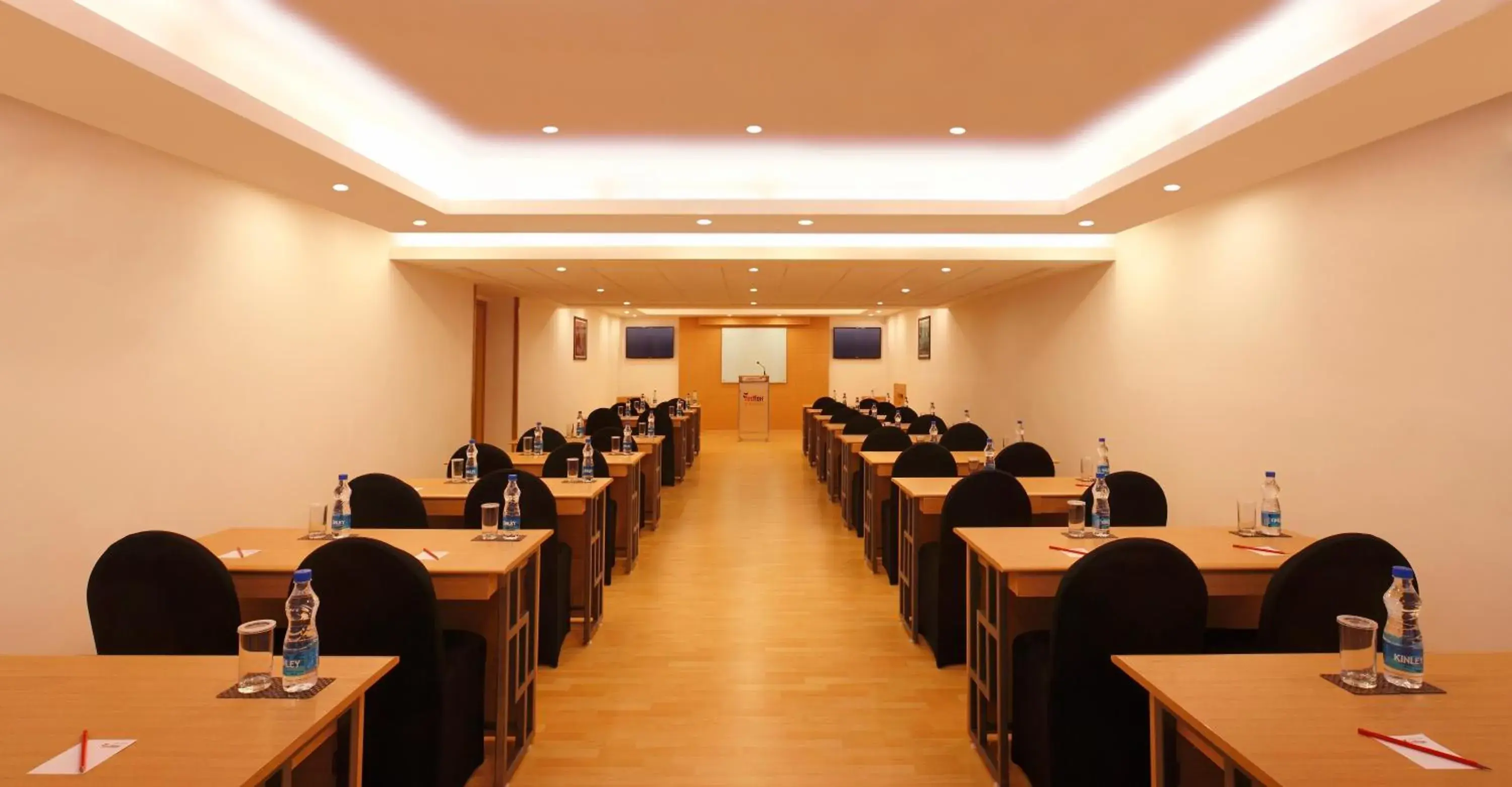 Business facilities in Red Fox Hotel, East Delhi