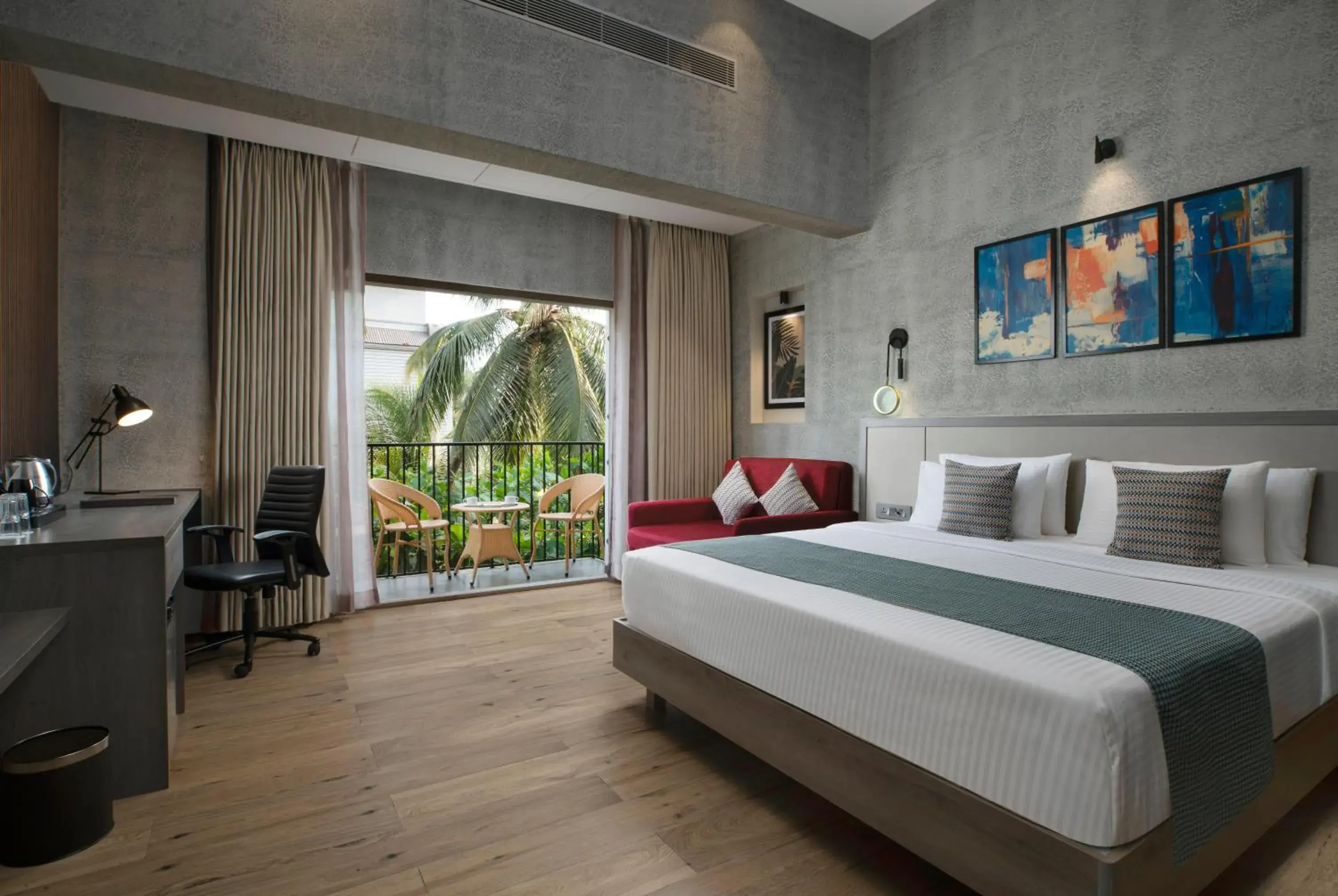 Balcony/Terrace, Bed in Quality Inn Ocean Palms Goa