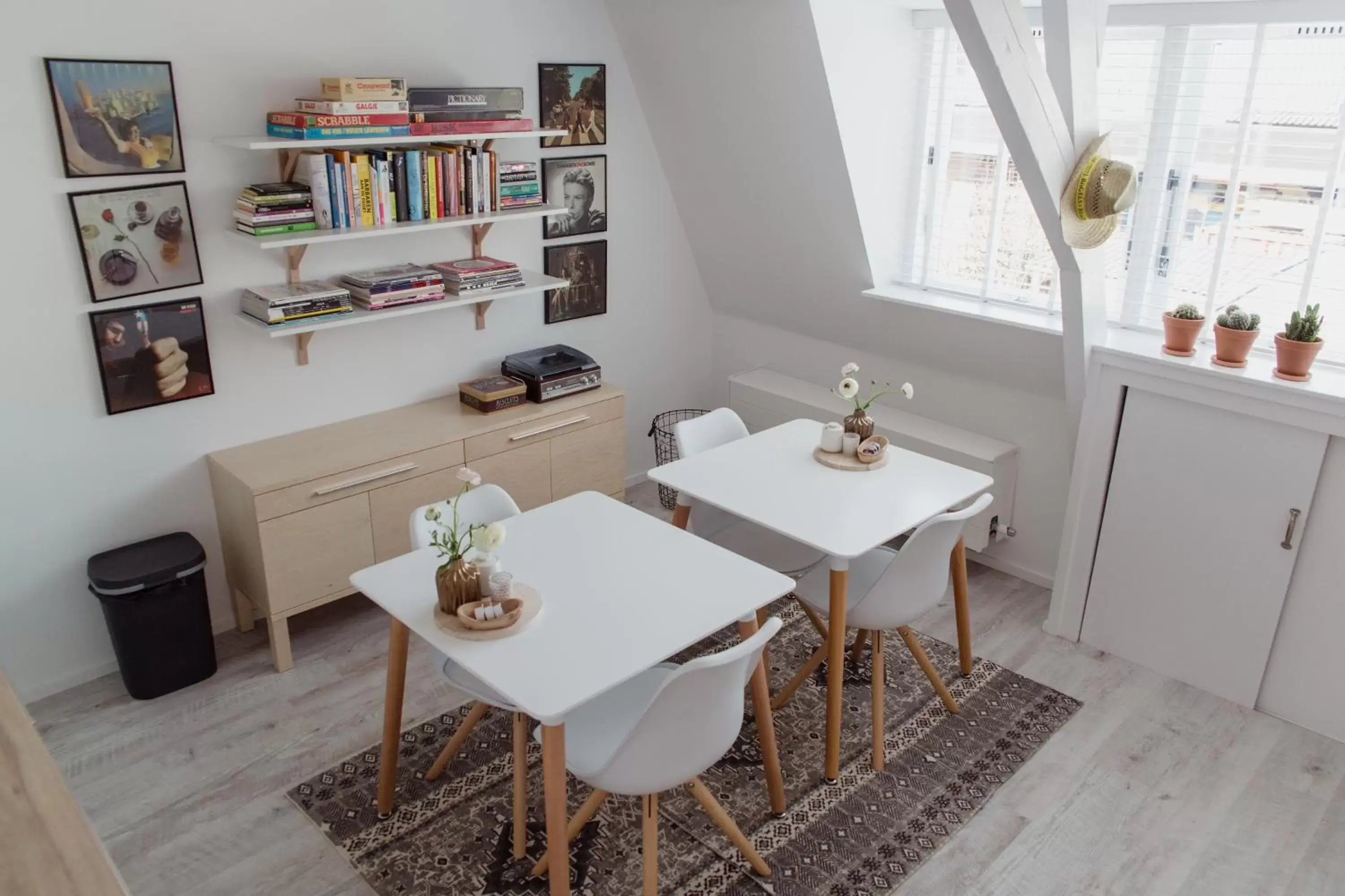 Dining area in Studio De Bilt