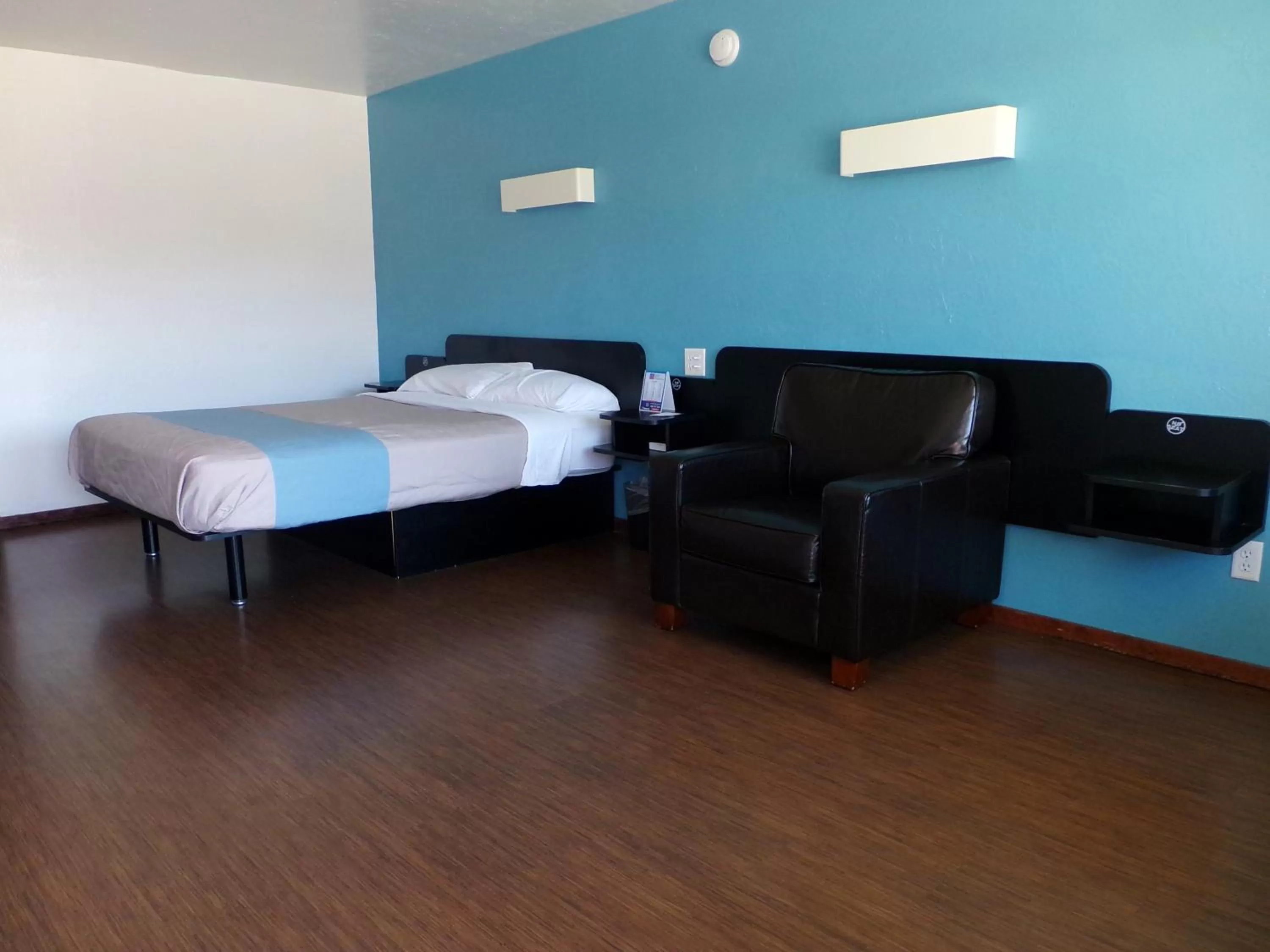 Bedroom, Bed in Motel 6 University Missoula