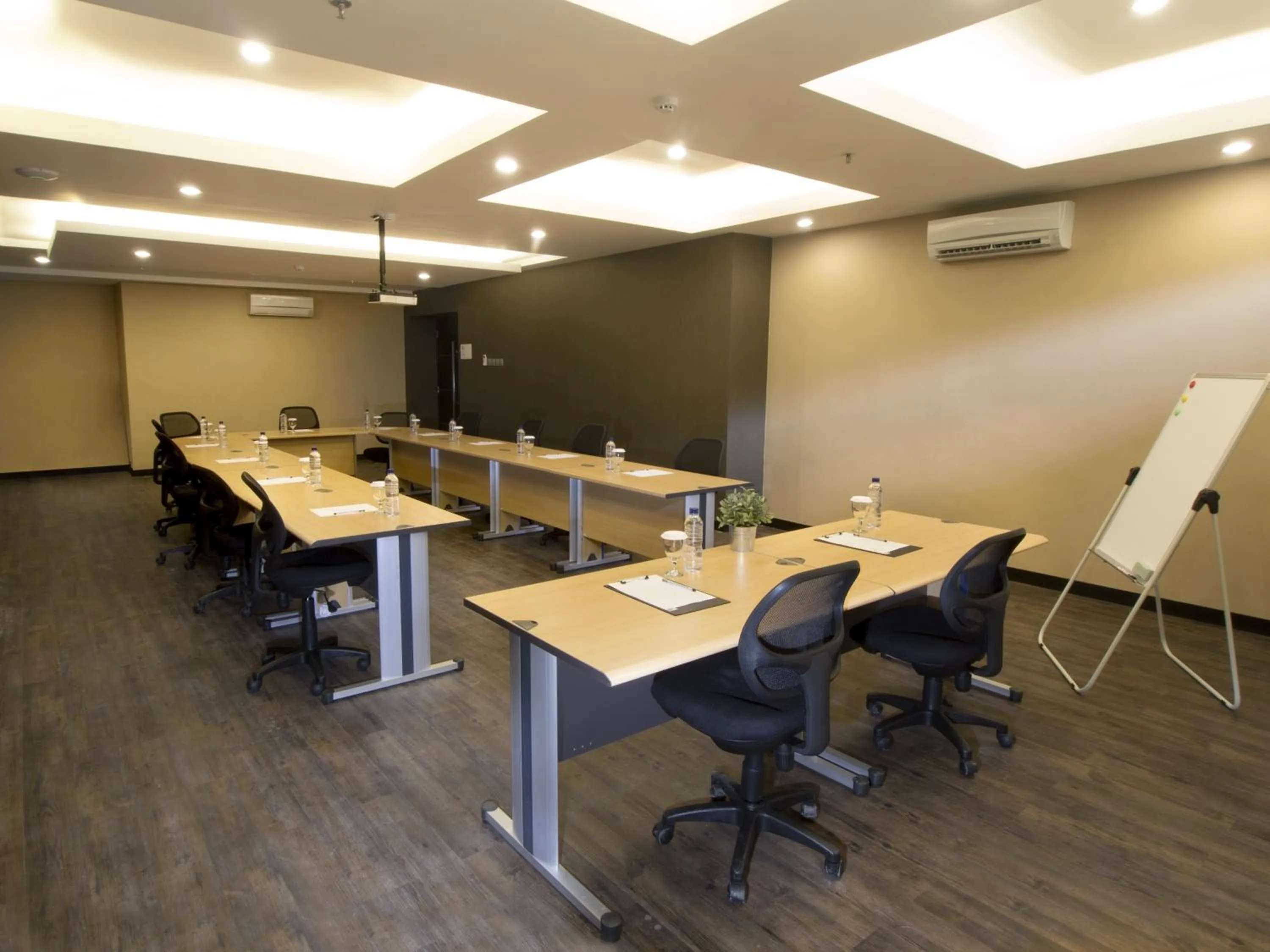 Meeting/conference room in Kalya Hotel Bandung Dago